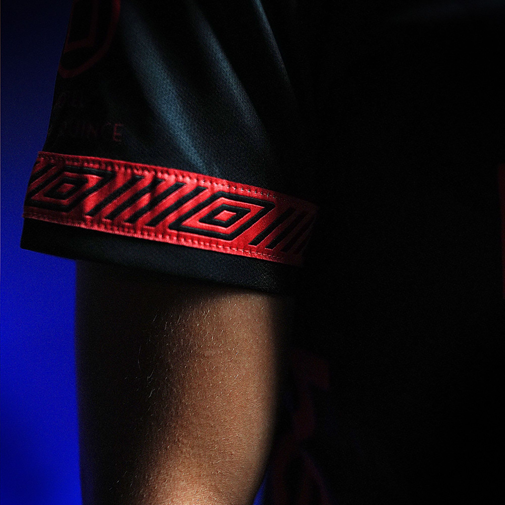 Umbro Men's 2025 CSD Municipal Black Third Replica Soccer Jersey product image