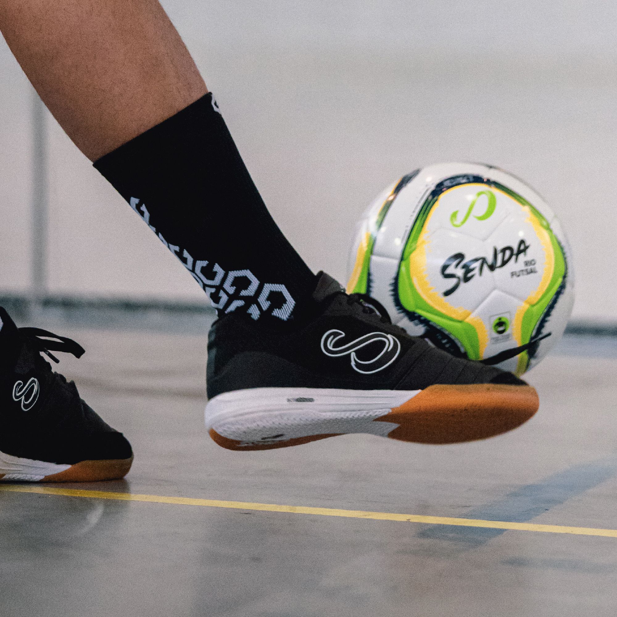 Senda Ushuaia Club 2.0 Futsal Indoor Shoes product image