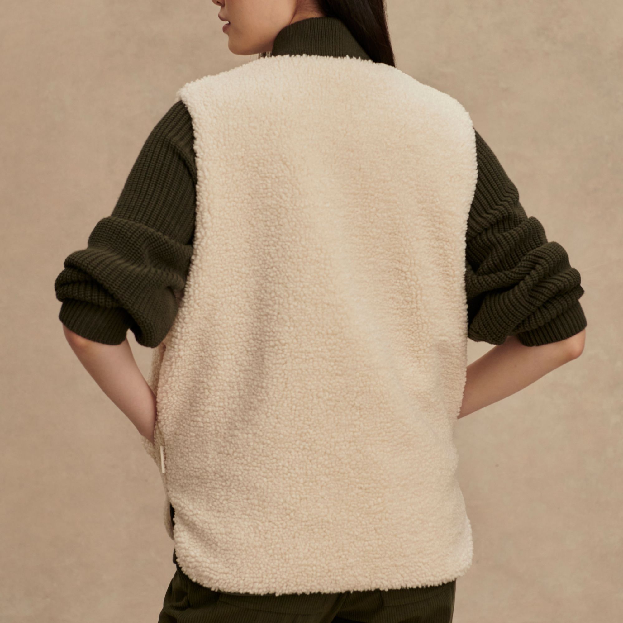 Varley Women's Audrea Reversible Gilet product image