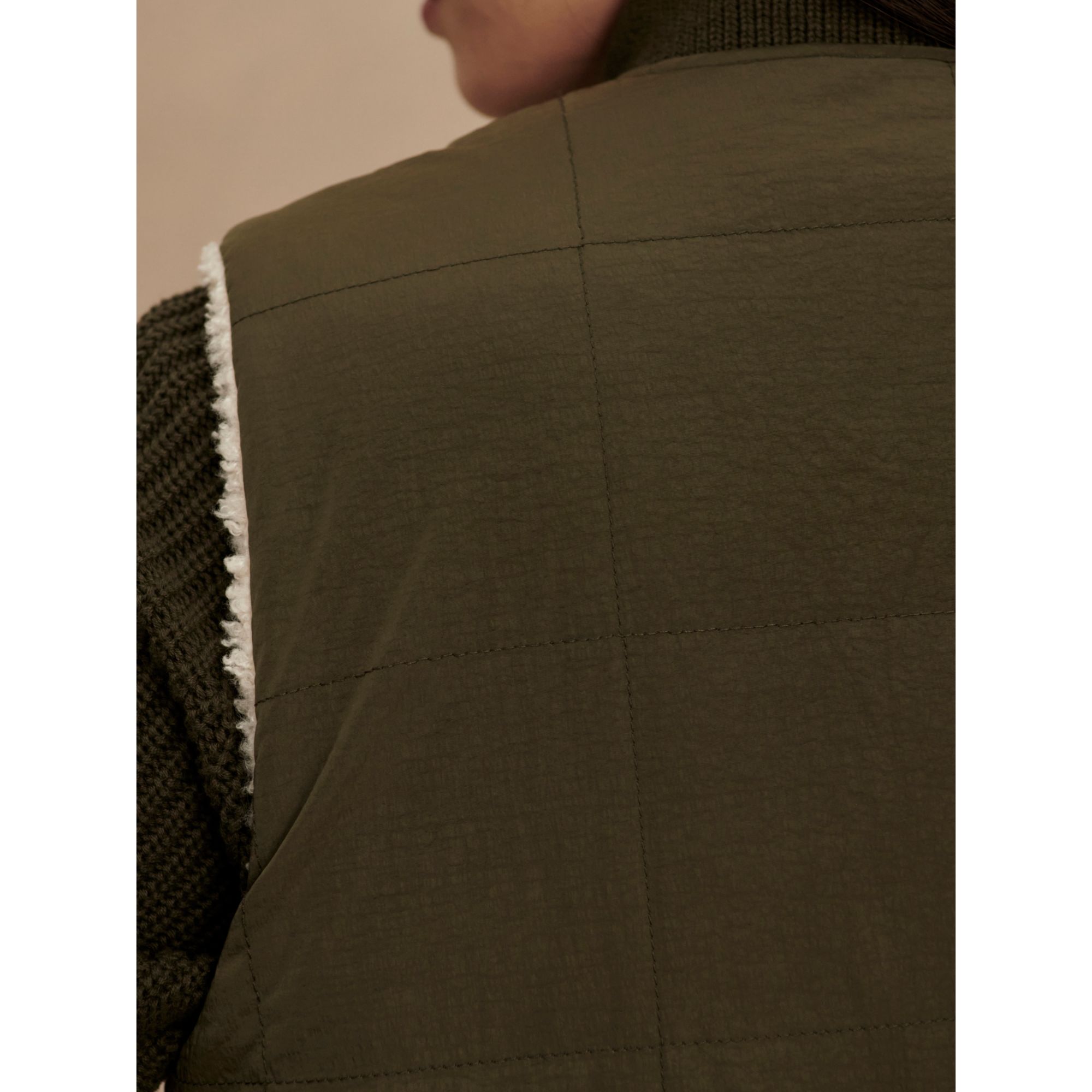 Varley Women's Audrea Reversible Gilet product image