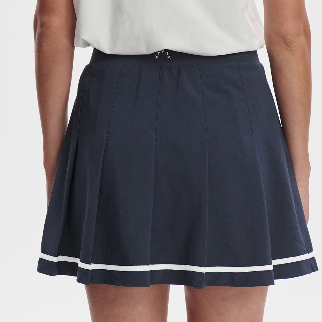 Varley Women's Claredon 16" Skort product image