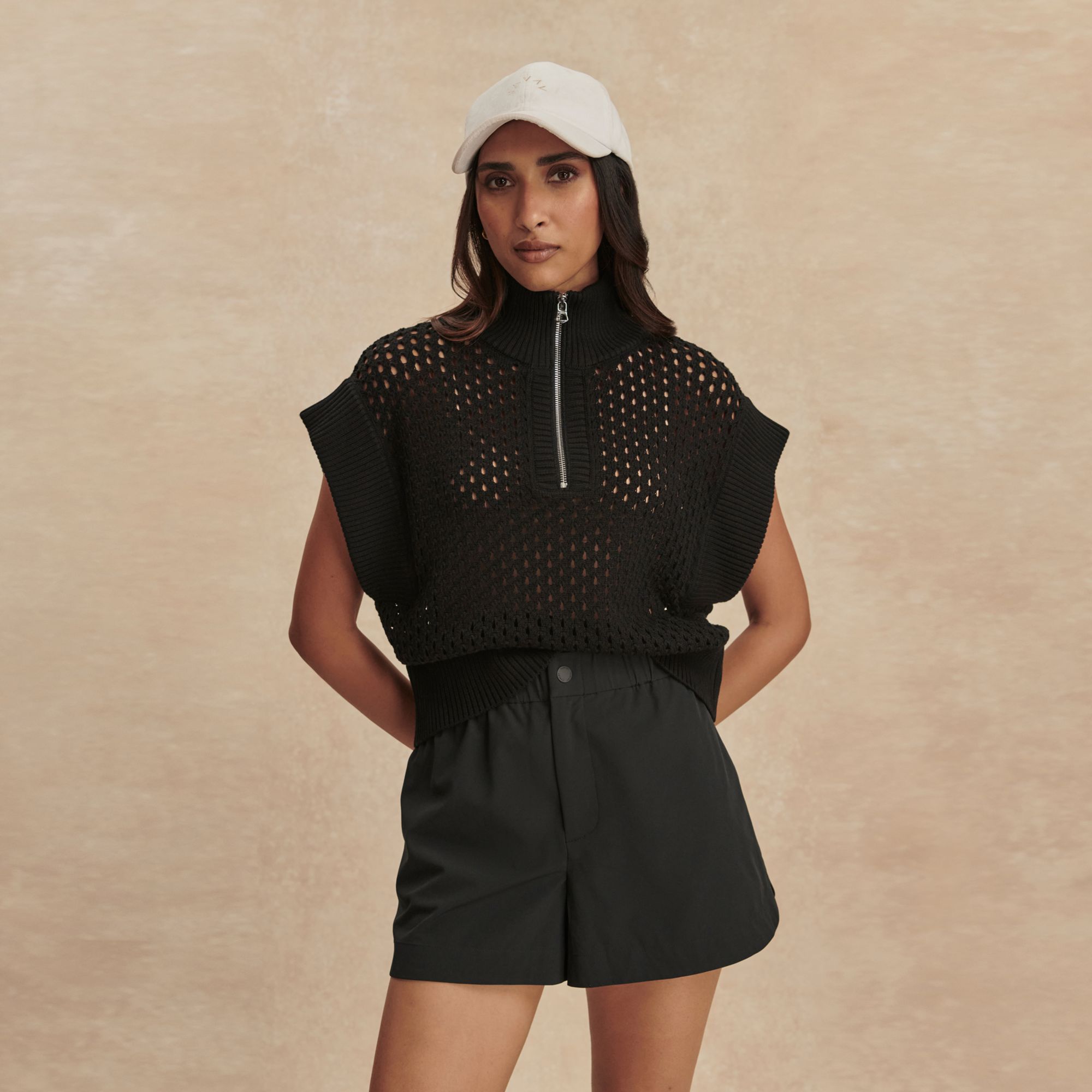 Varley Women's Nila Mid Rise 3.5" Shorts product image