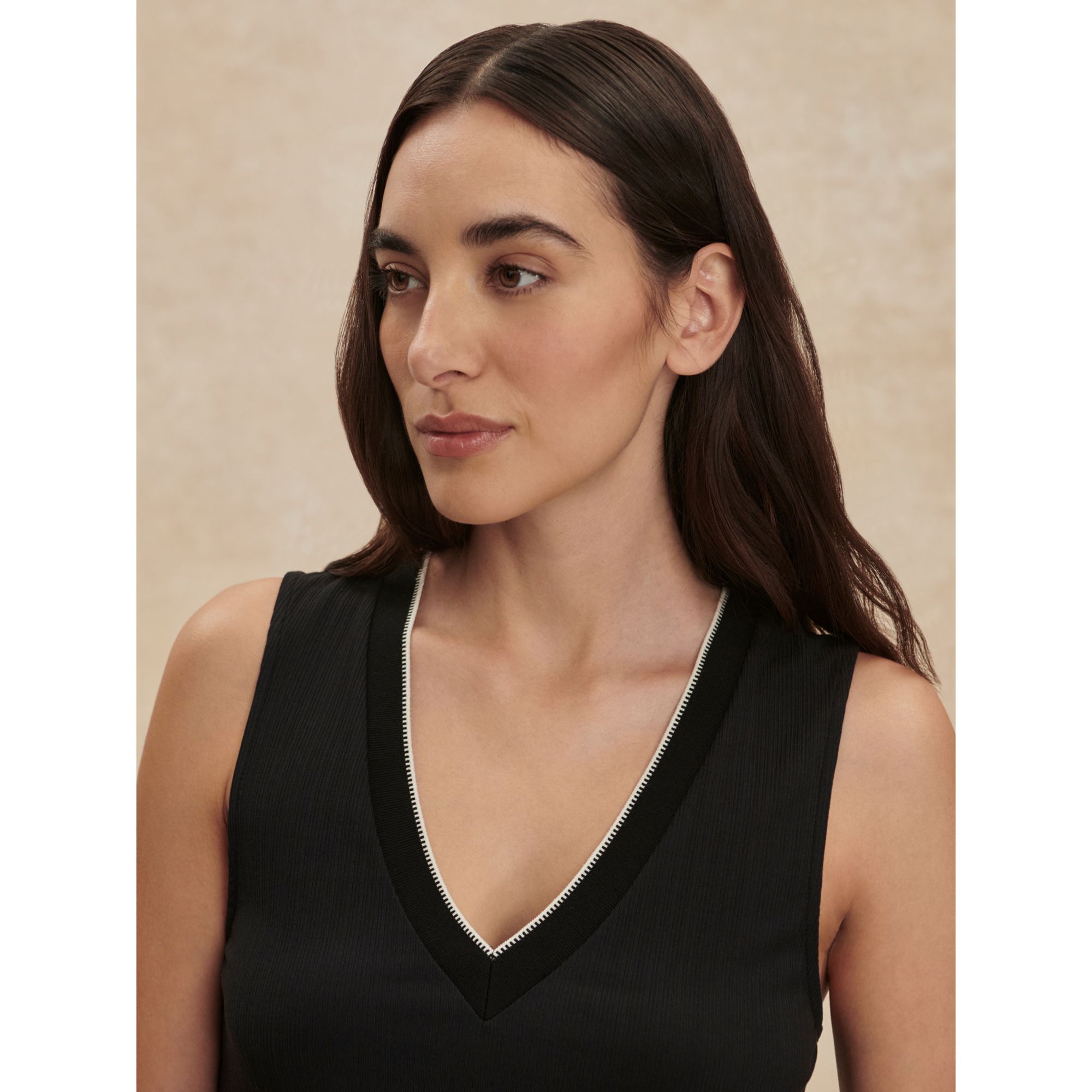 Varley Women's Corby V-Neck Tank product image
