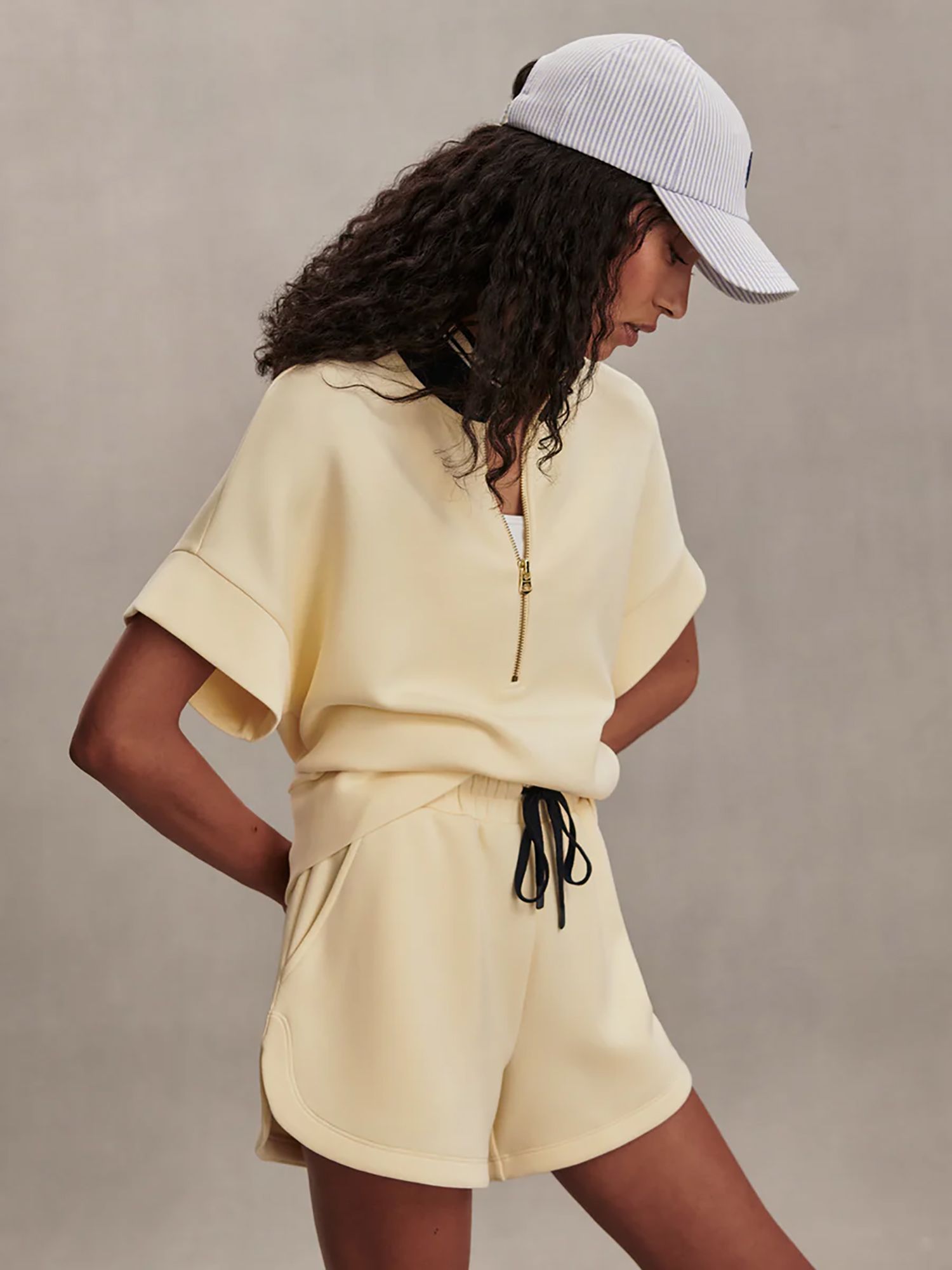 Varley Women's Ritchie Short Sleeves 1/4 Zip Sweat 2.0 product image