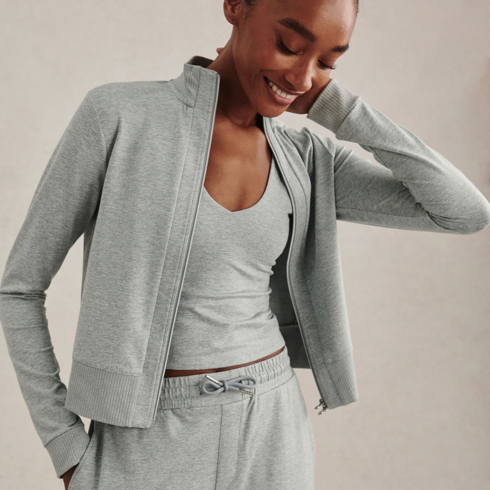 Varley Women's Rufus Cropped Zip Through Sweater product image