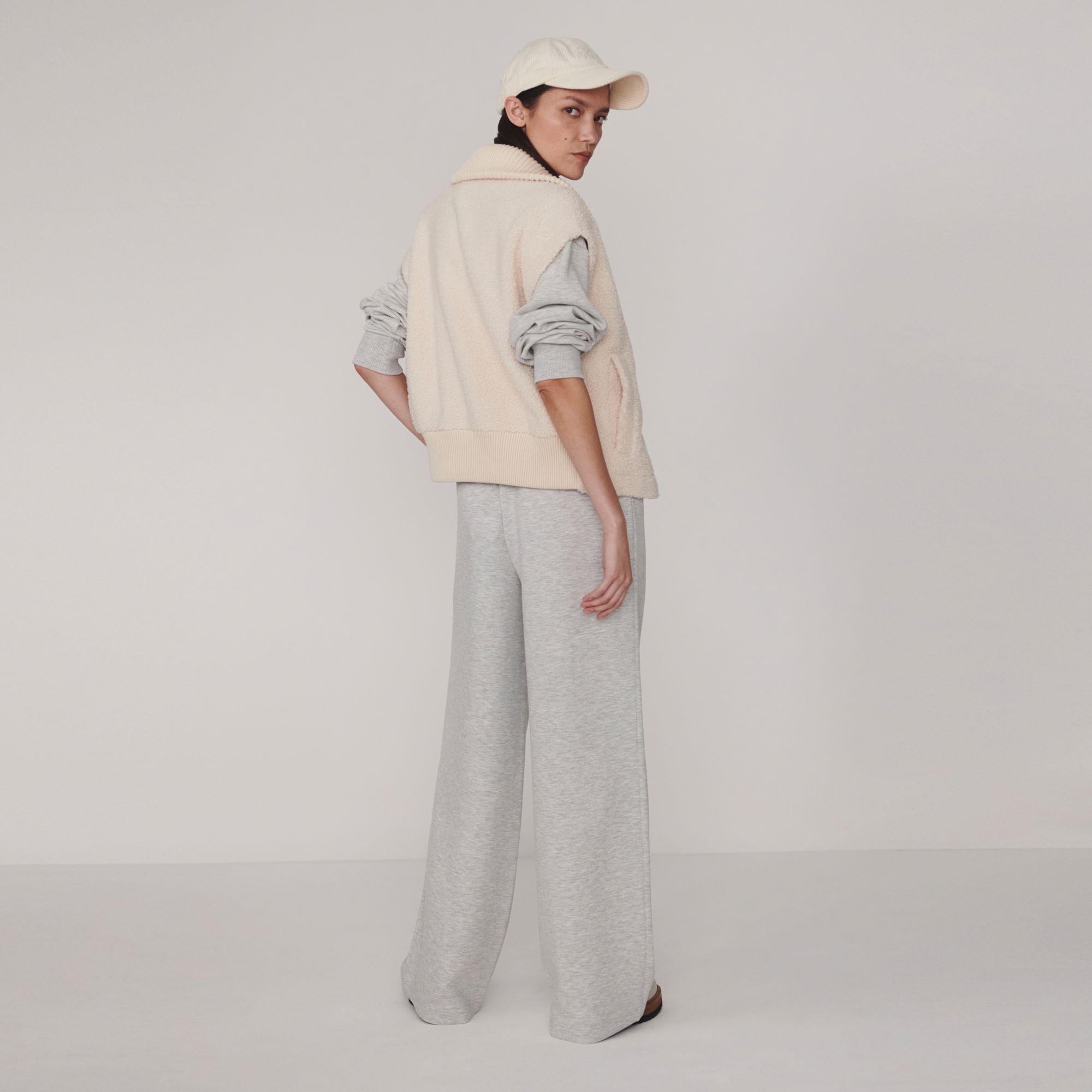 Varley Women's Dominic Sherpa Gilet Vest product image
