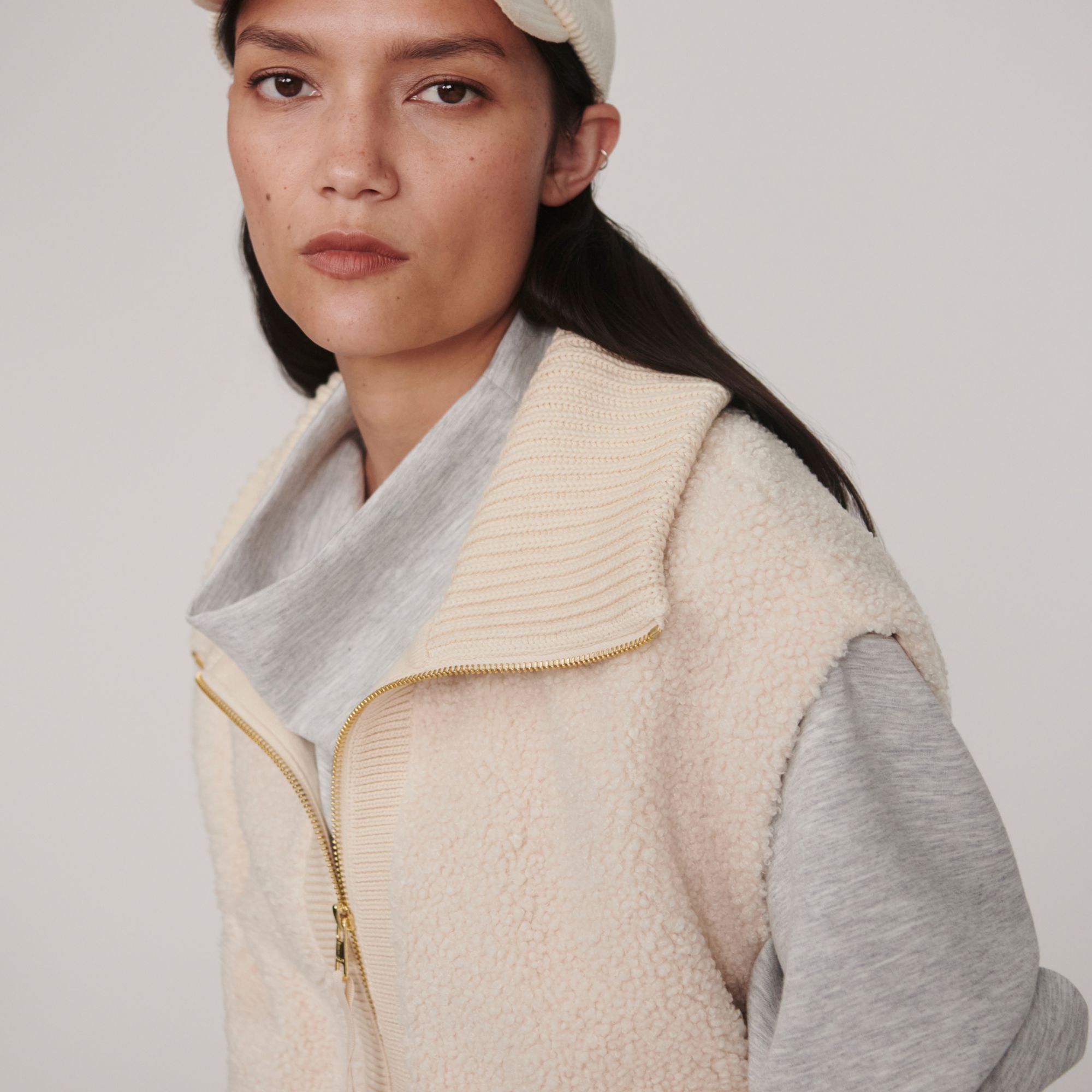 Varley Women's Dominic Sherpa Gilet Vest product image