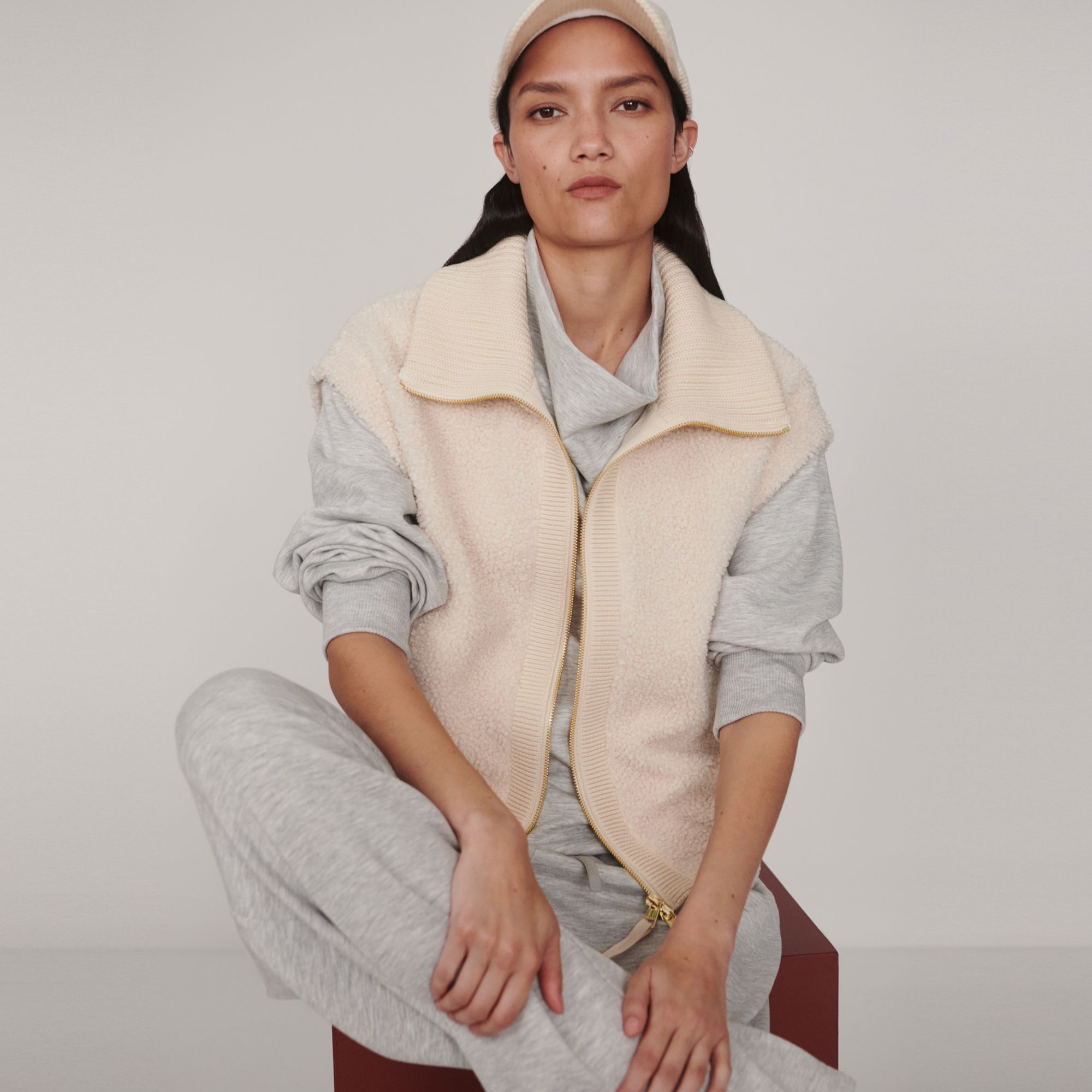 Varley Women's Dominic Sherpa Gilet Vest product image