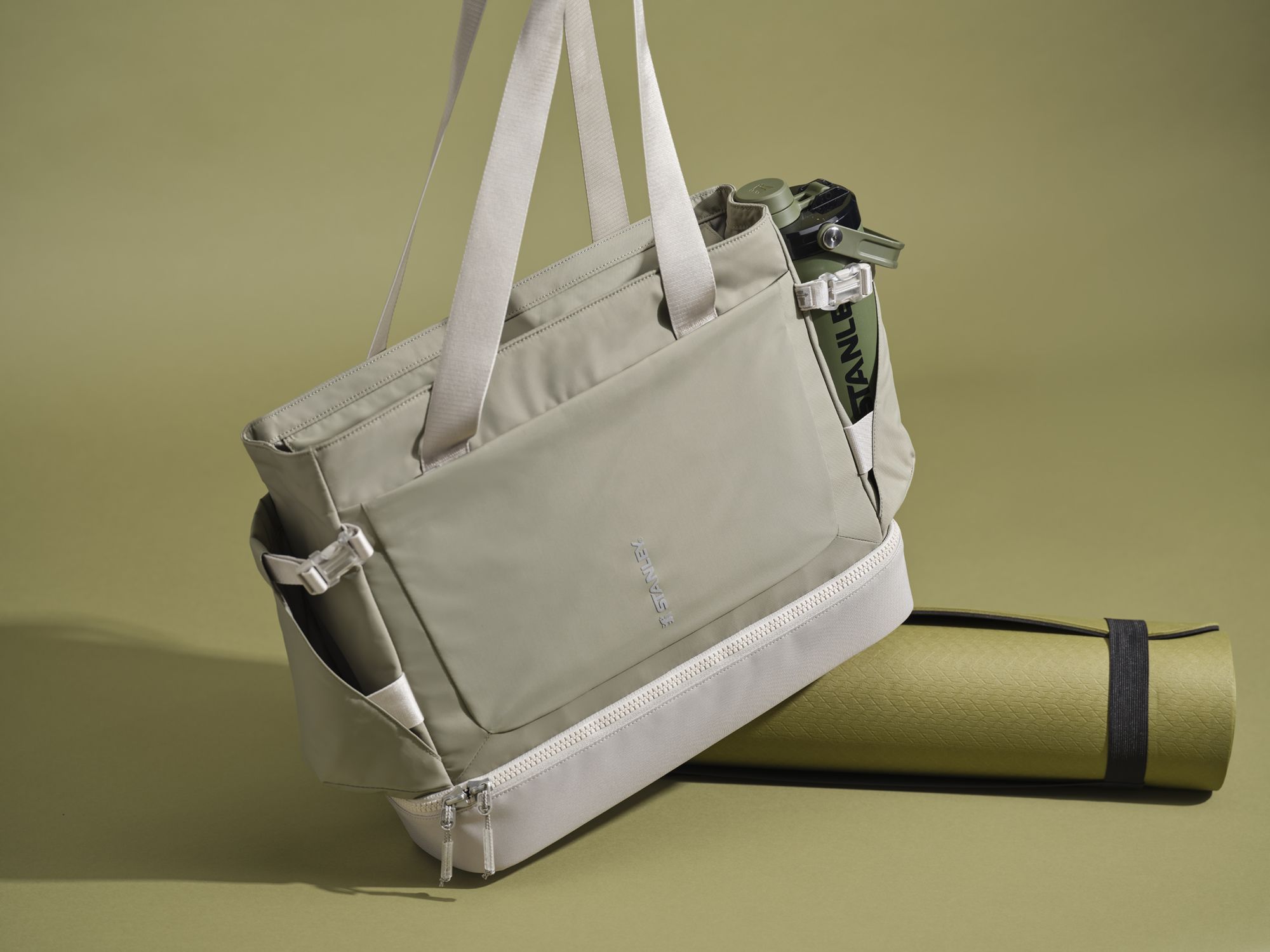 Stanley Vitalize Macro Method Tote 26.1L product image