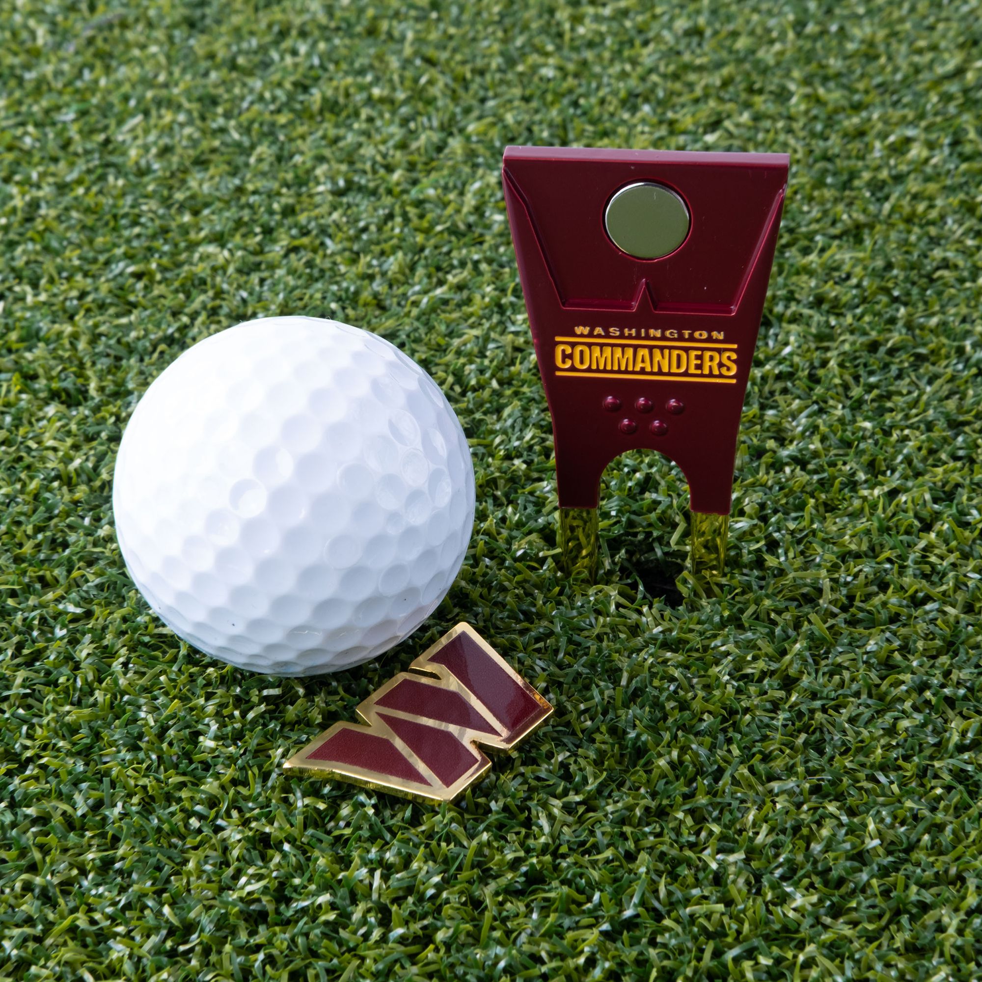 Washington Commanders Divot Tool with Custom Shaped Removable Marker product image