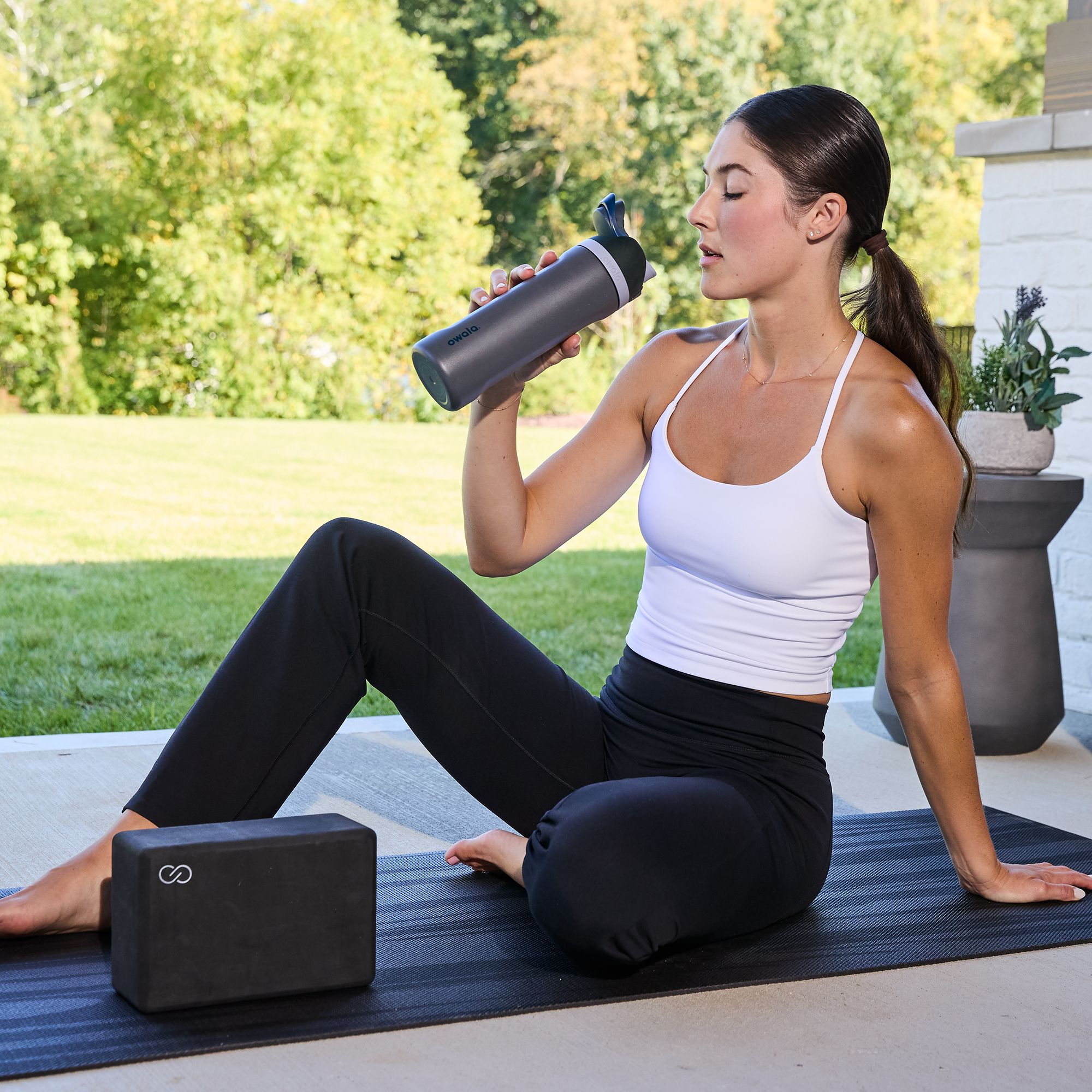 CALIA Women's Essential Straight Leg Pant product image