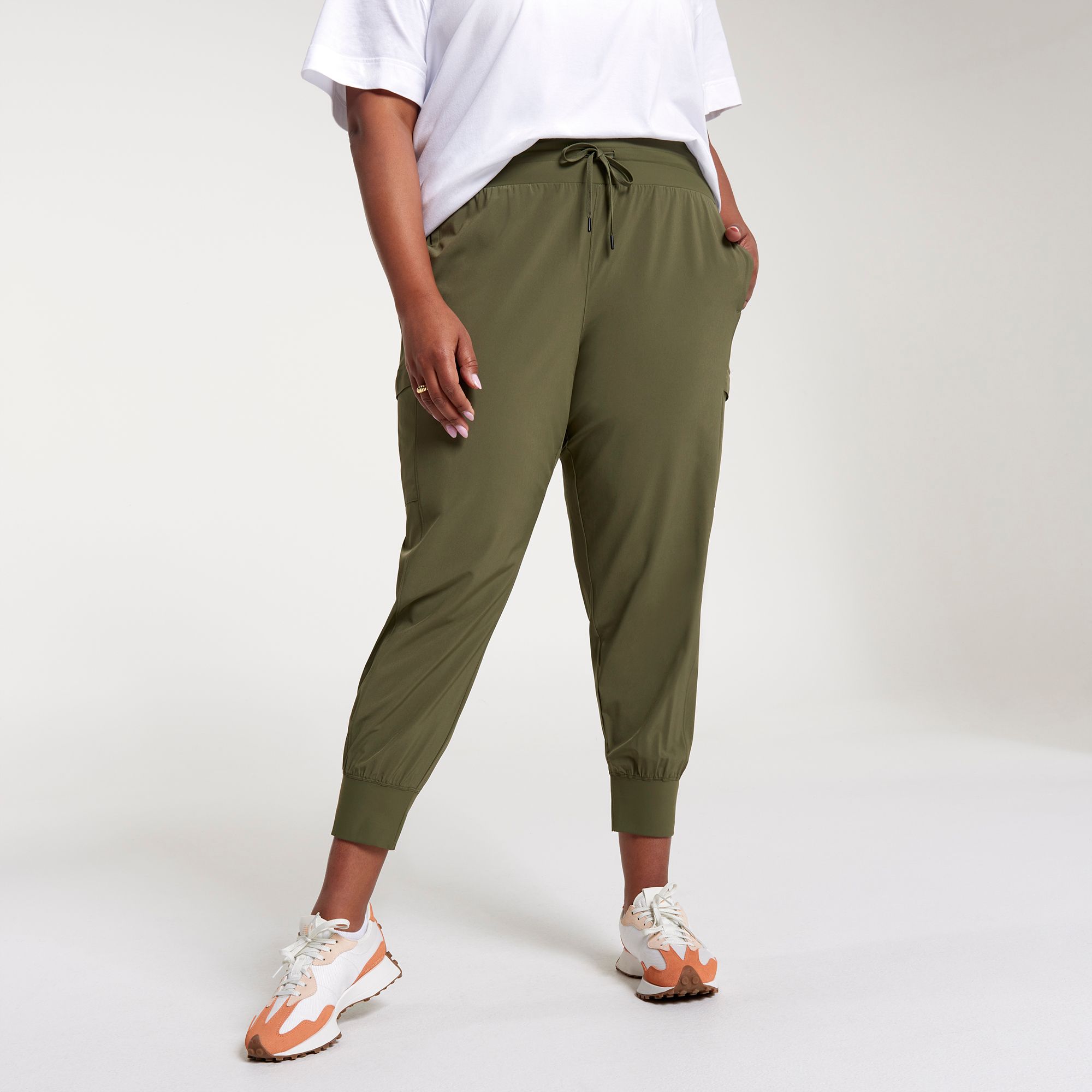 CALIA Women's TrueLight Cargo Pocket Jogger product image