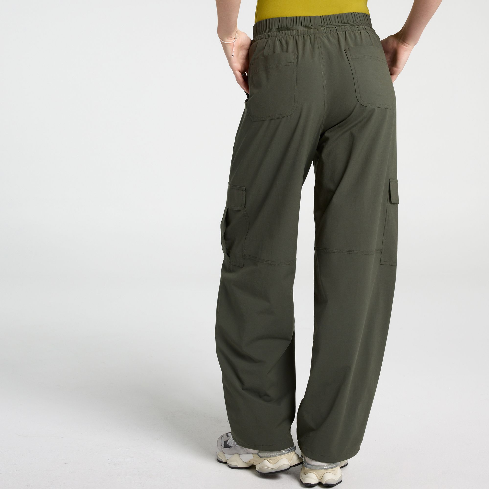 CALIA Women's Effortless Nyluxe Cinch Cargo Pant product image