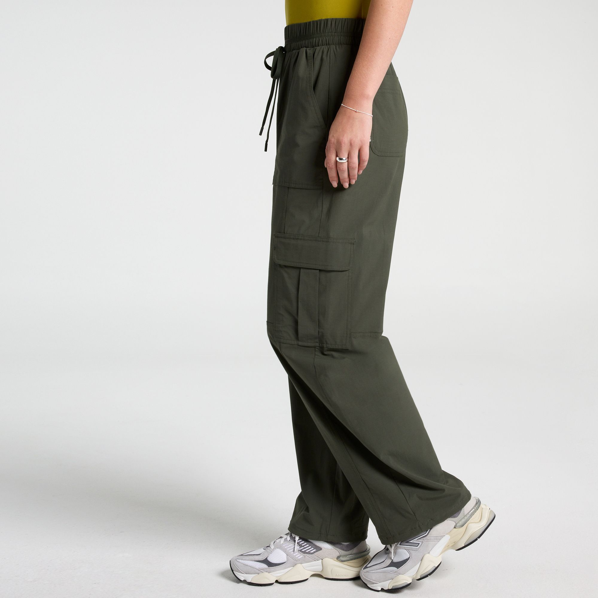 CALIA Women's Effortless Nyluxe Cinch Cargo Pant product image