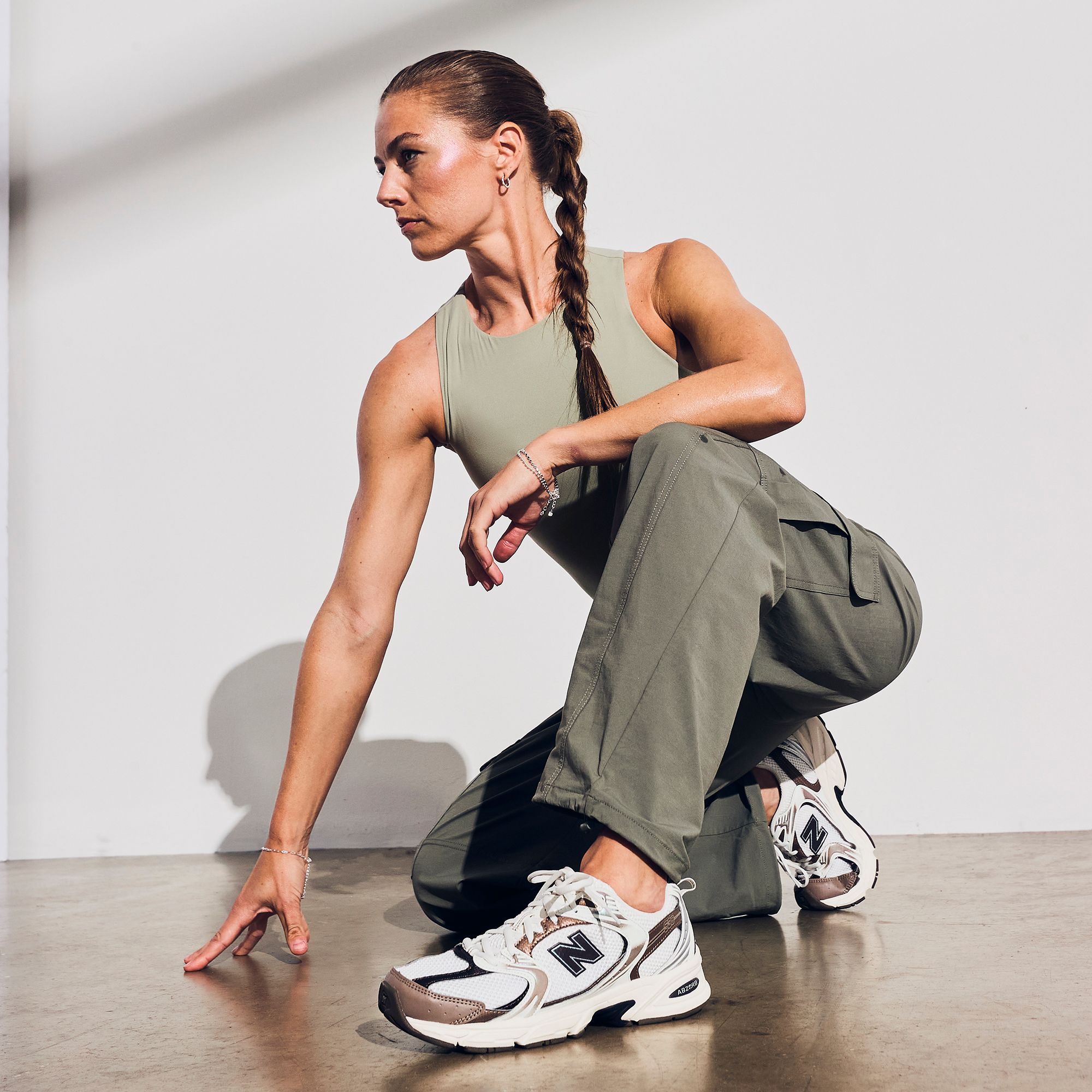 CALIA Women's Effortless Nyluxe Cinch Cargo Pant product image