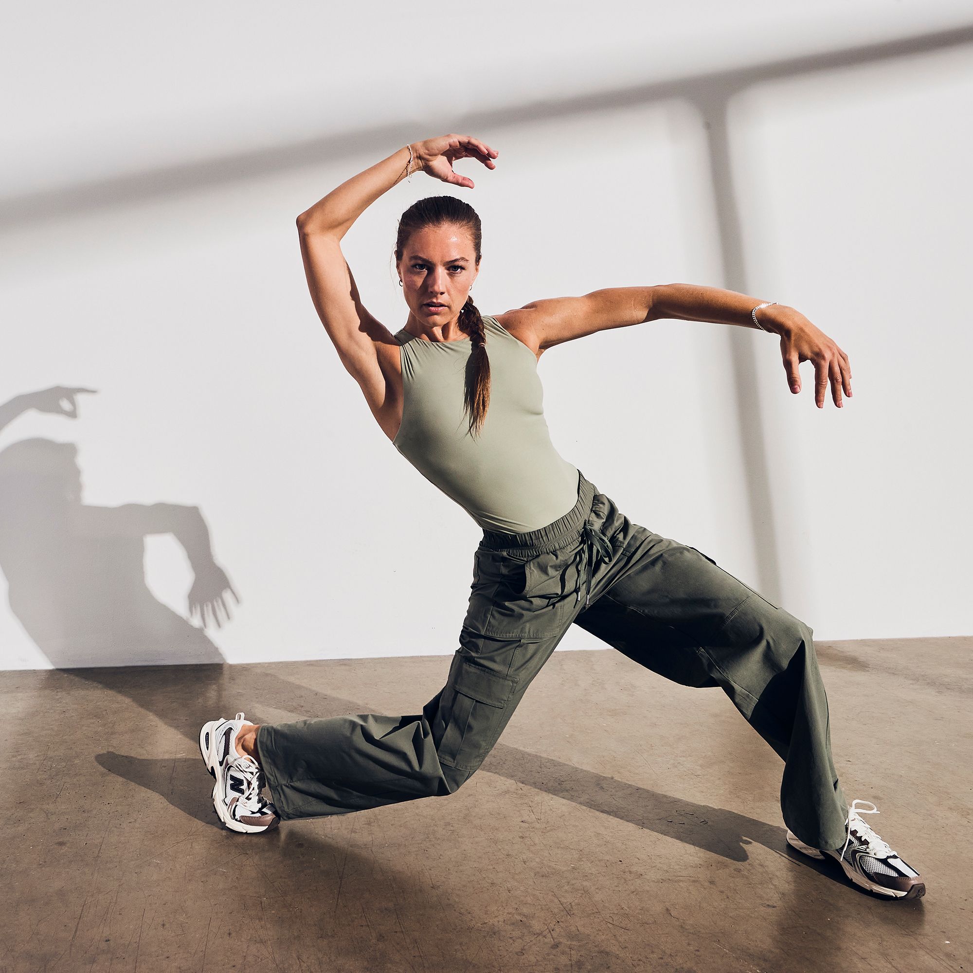 CALIA Women's Effortless Nyluxe Cinch Cargo Pant product image