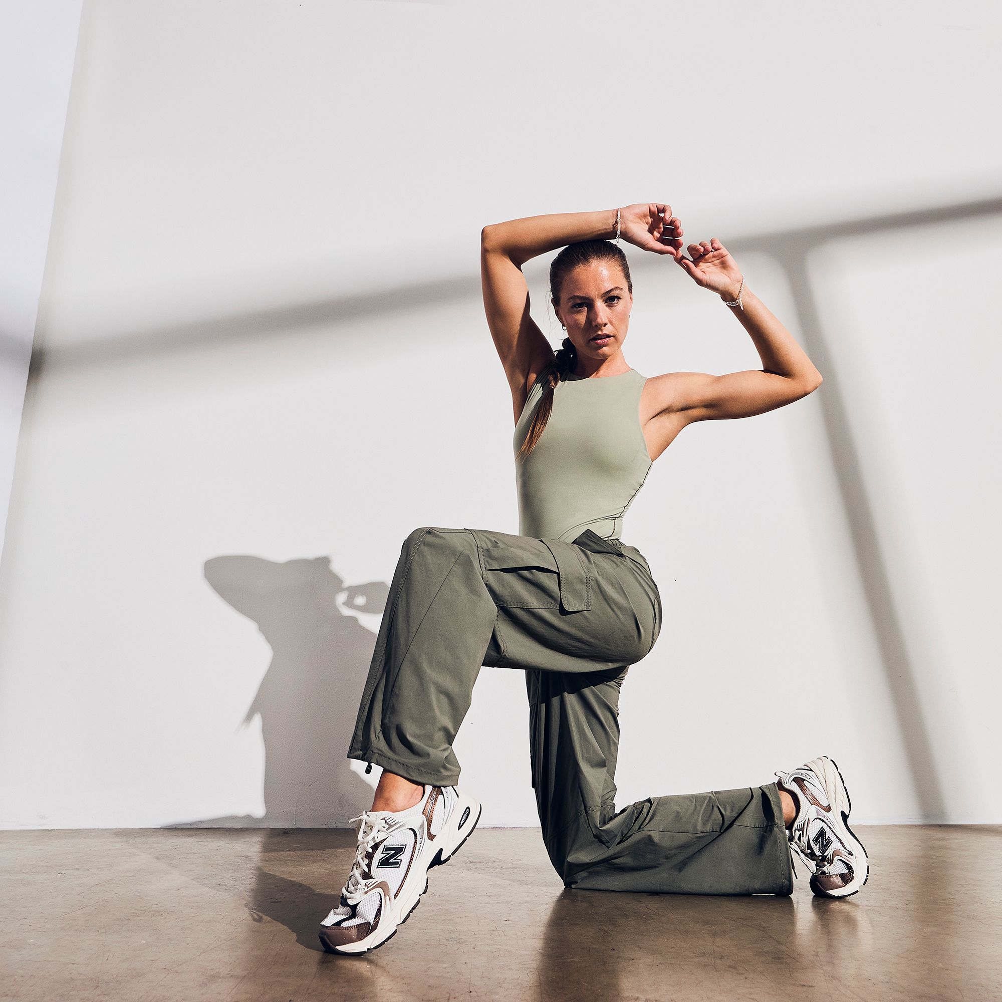 CALIA Women's Effortless Nyluxe Cinch Cargo Pant product image