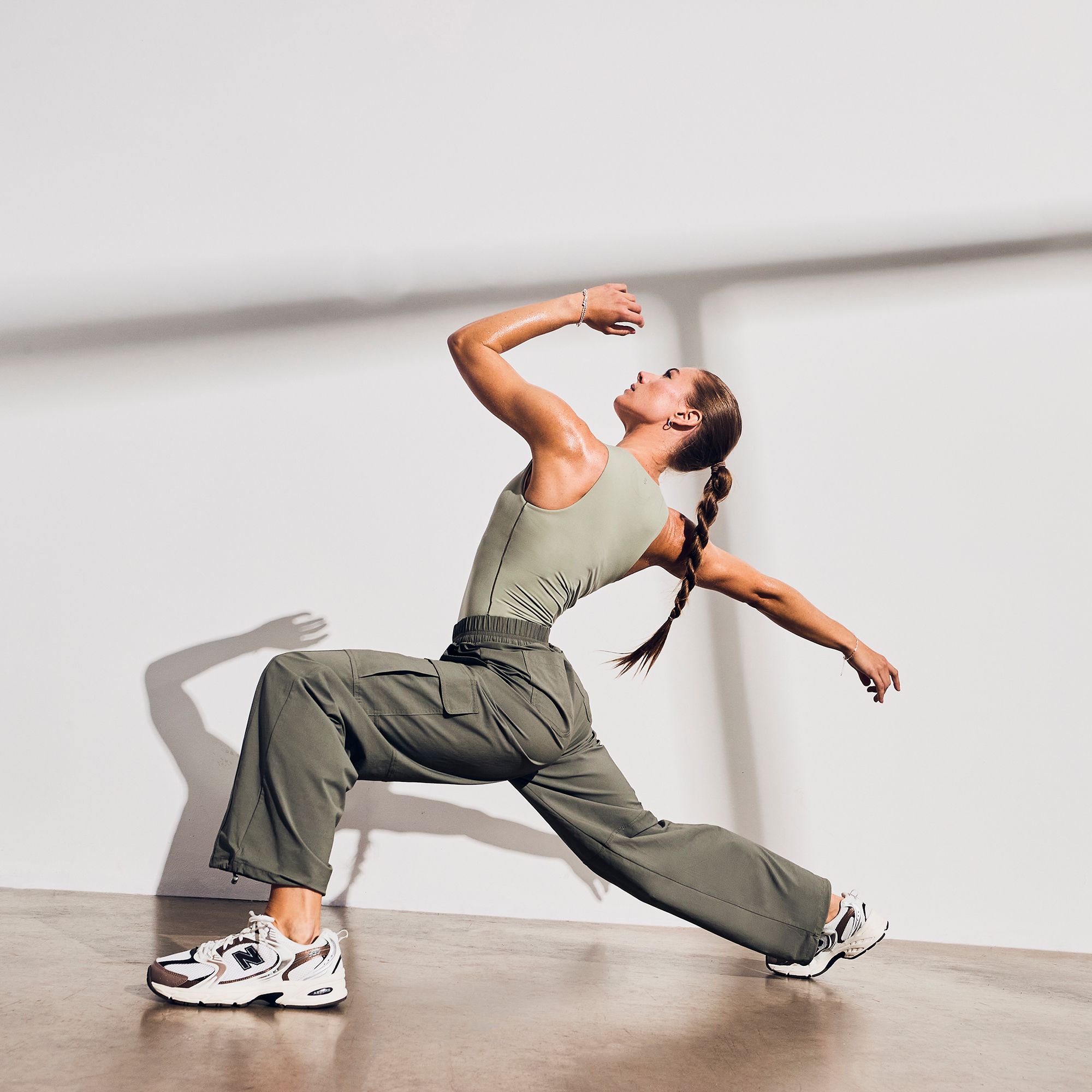 CALIA Women's Effortless Nyluxe Cinch Cargo Pant product image