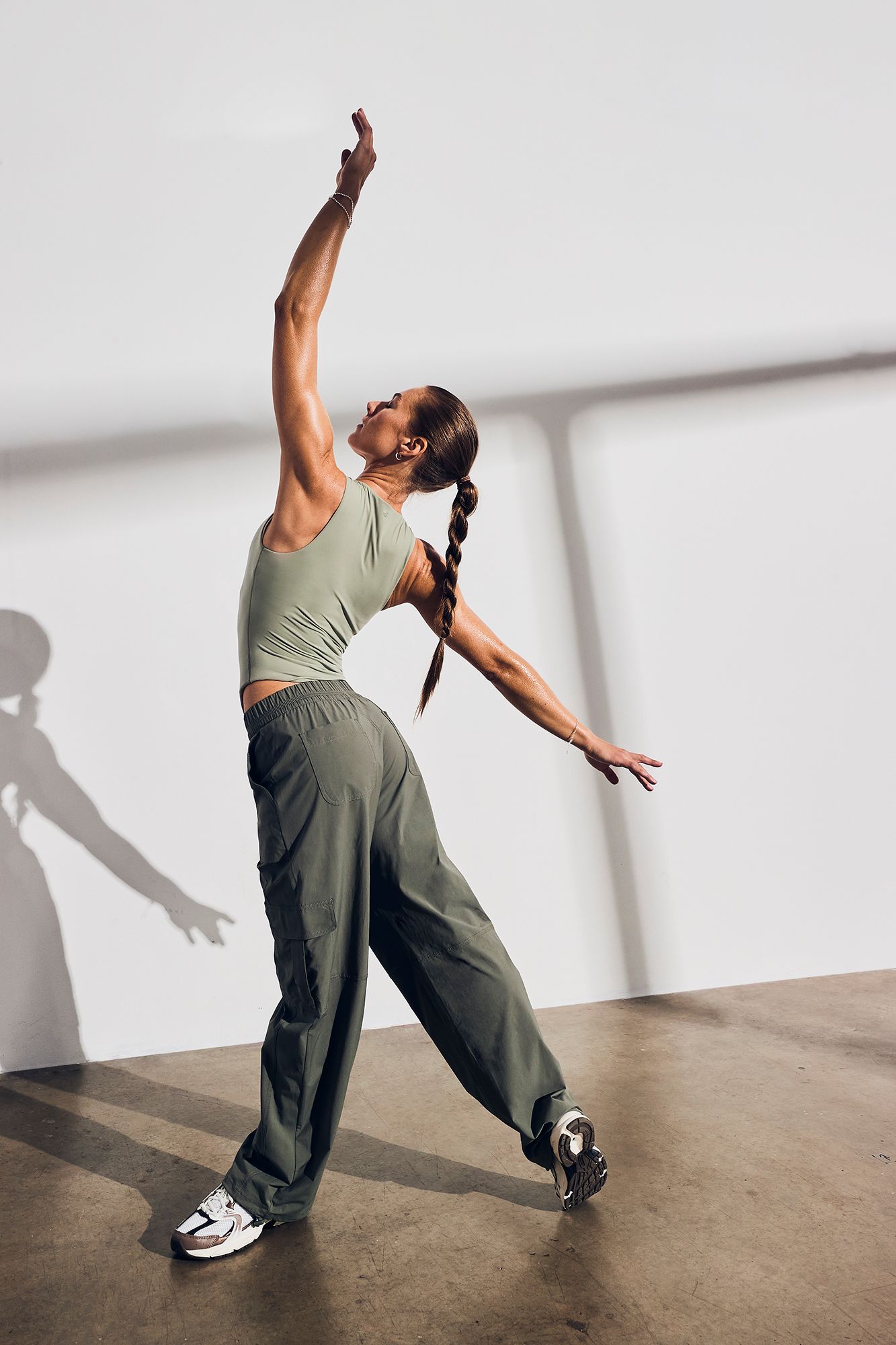 CALIA Women's Effortless Nyluxe Cinch Cargo Pant product image