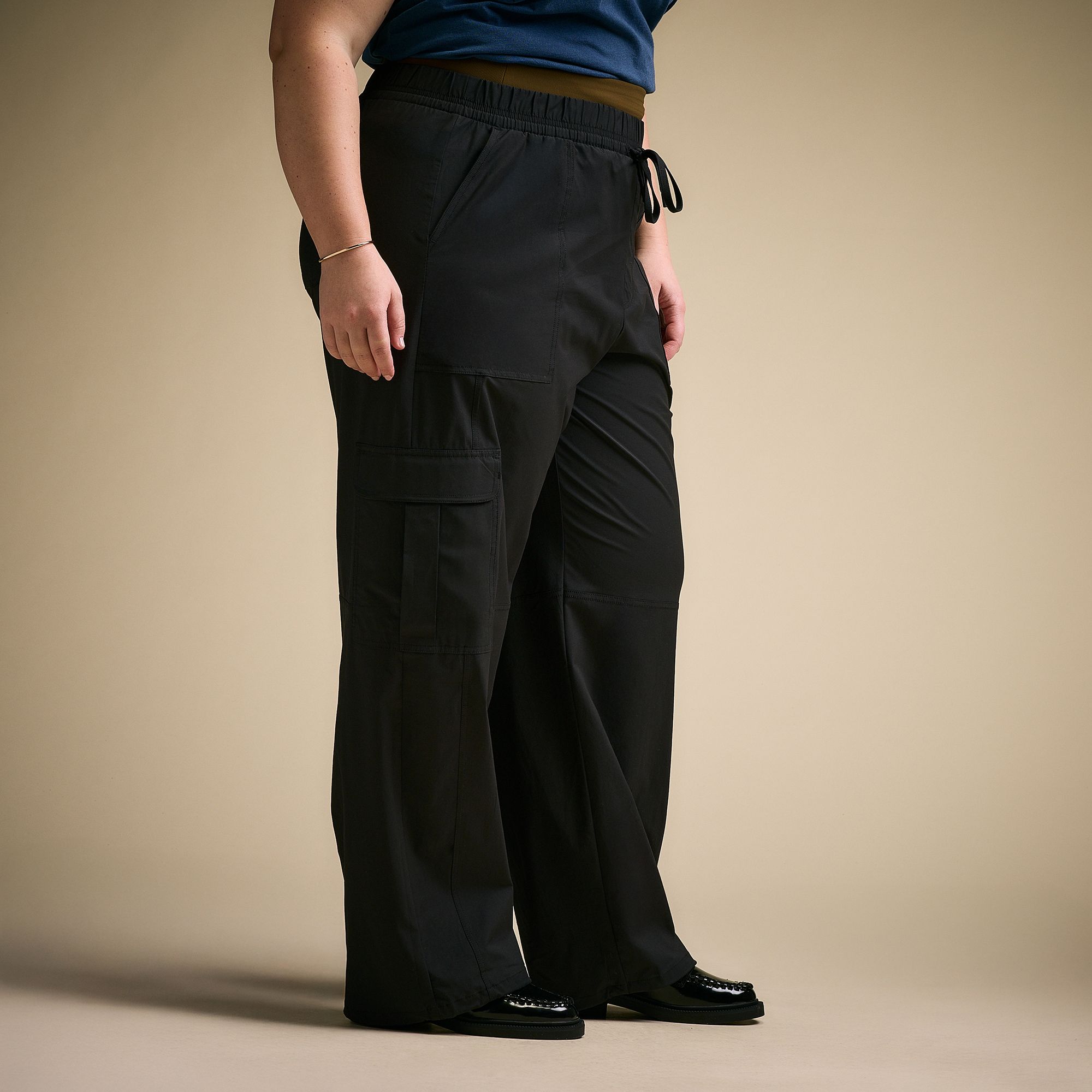 CALIA Women's Effortless Nyluxe Cinch Cargo Pant product image