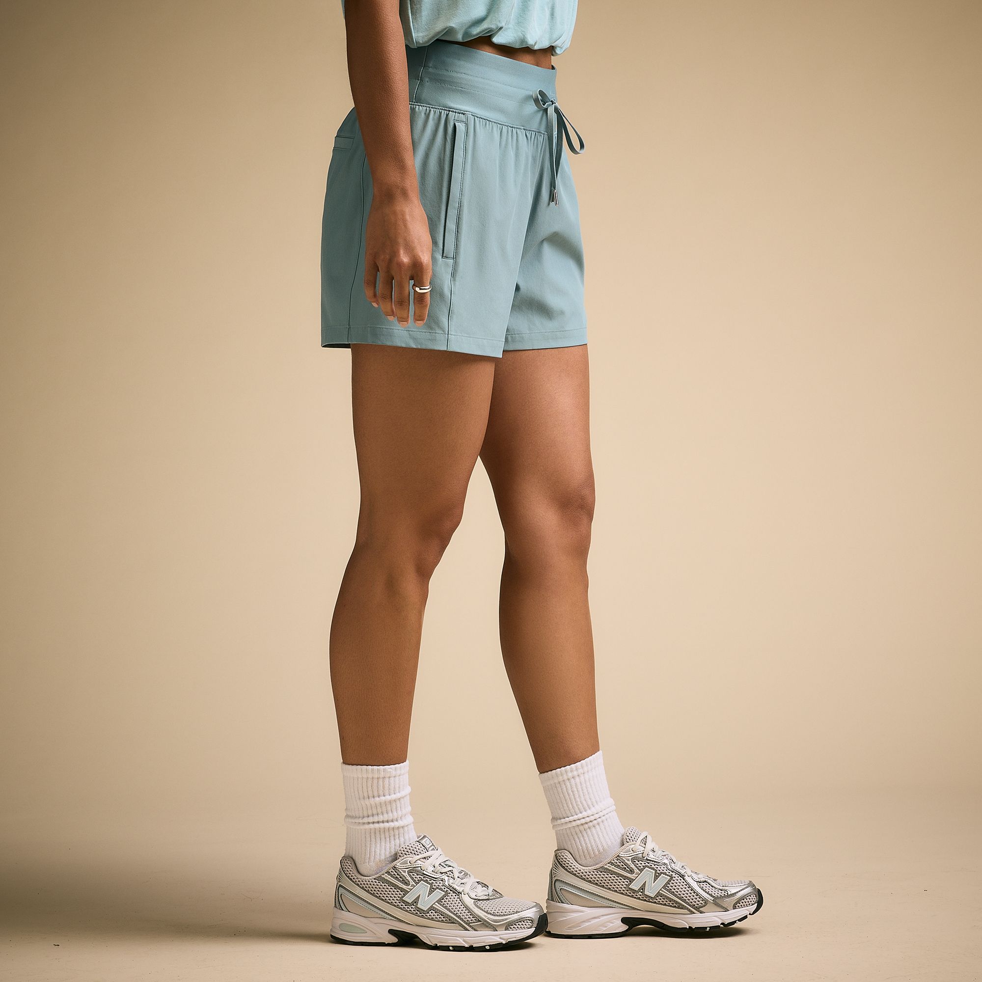 CALIA Women's Effortless TrueLight 4" Short product image