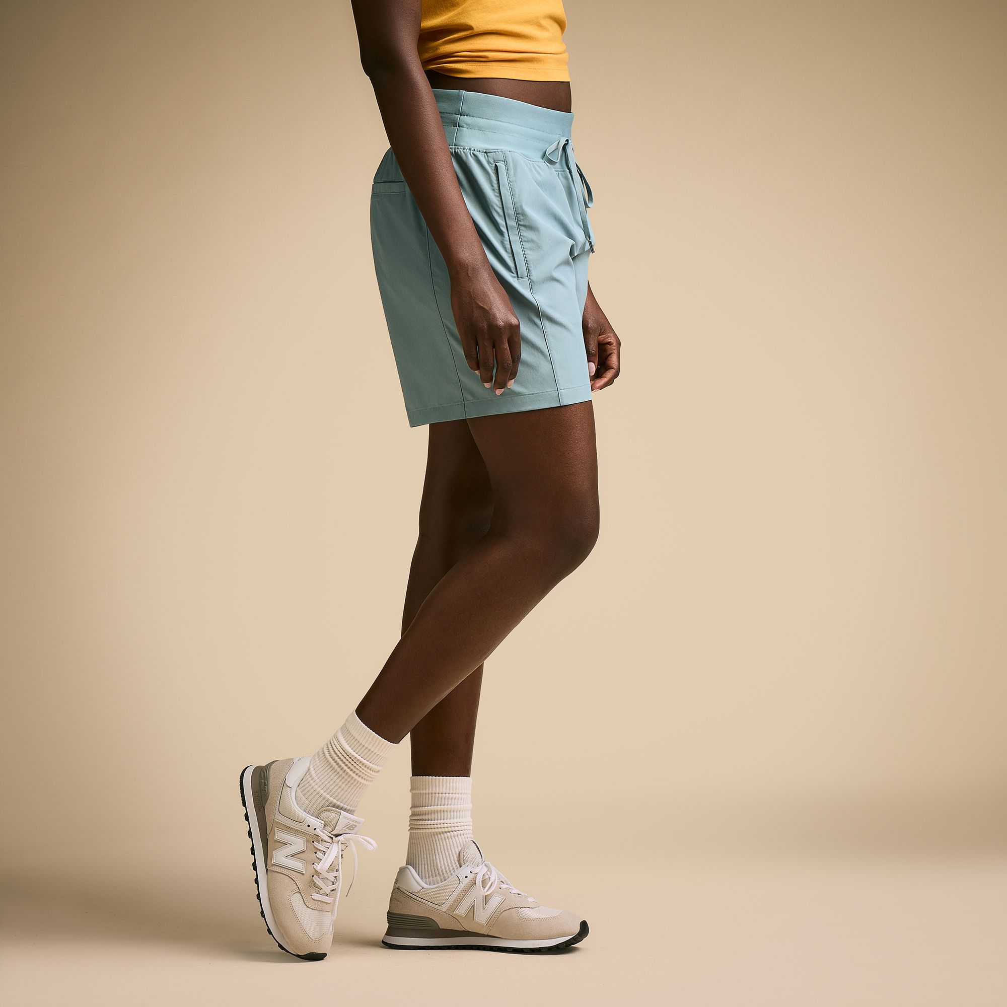 CALIA Women's Effortless TrueLight 7" Short product image