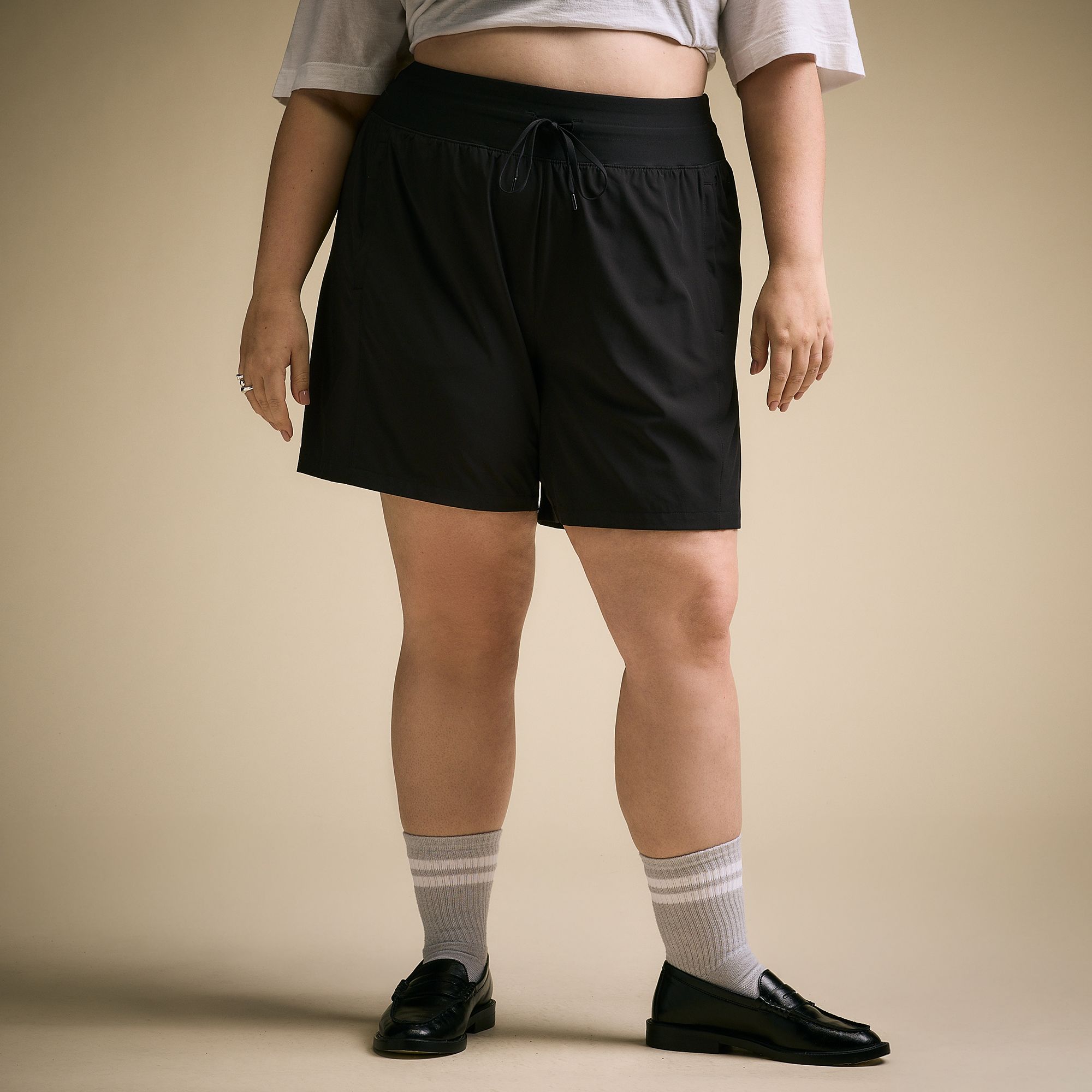 CALIA Women's Effortless TrueLight 7" Short product image