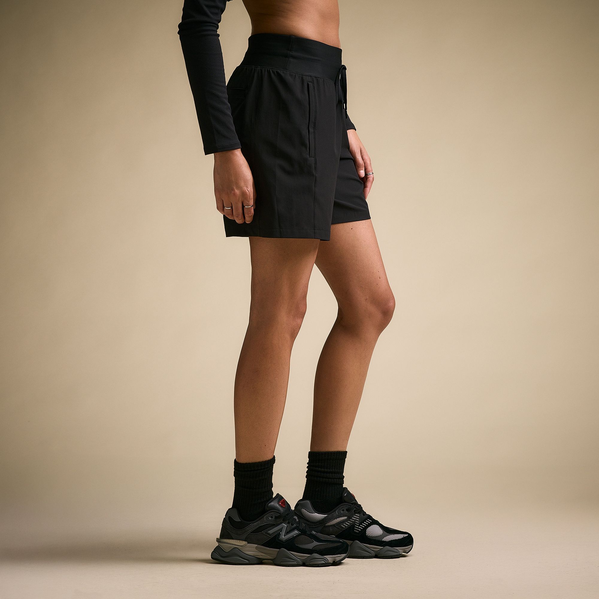 CALIA Women's Effortless TrueLight 7" Short product image