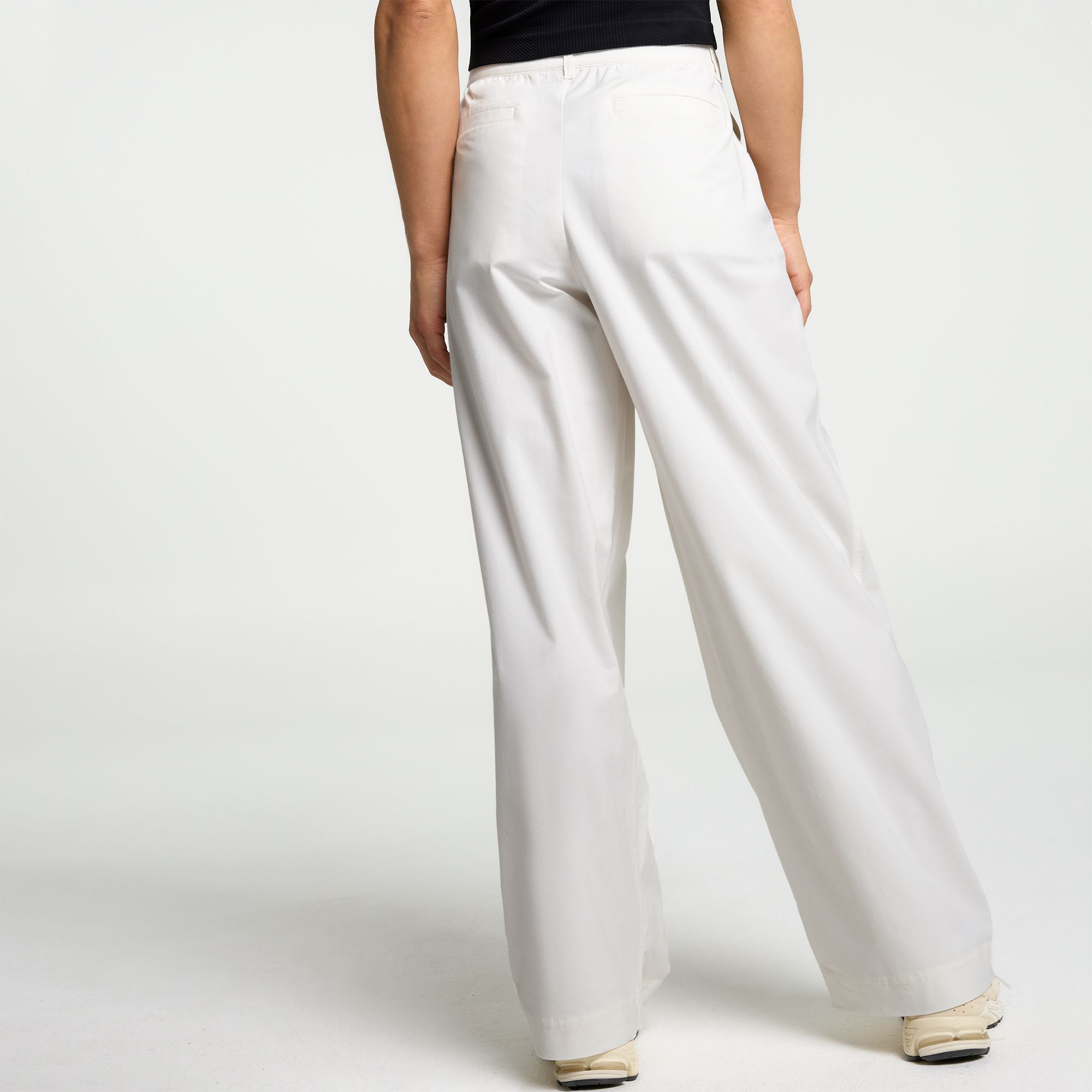 CALIA Women's Effortless Nyluxe Pleated Trouser product image