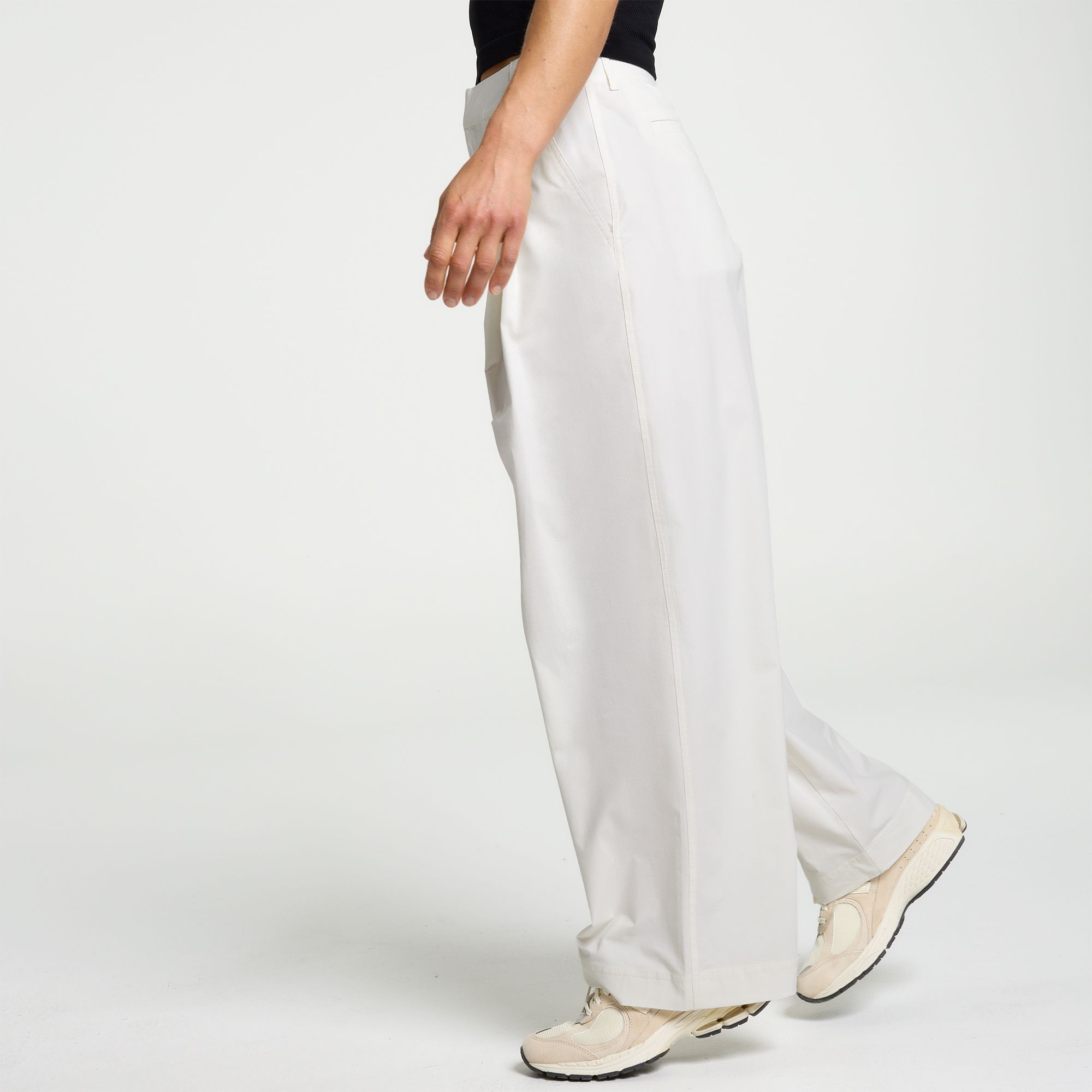 CALIA Women's Effortless Nyluxe Pleated Trouser product image