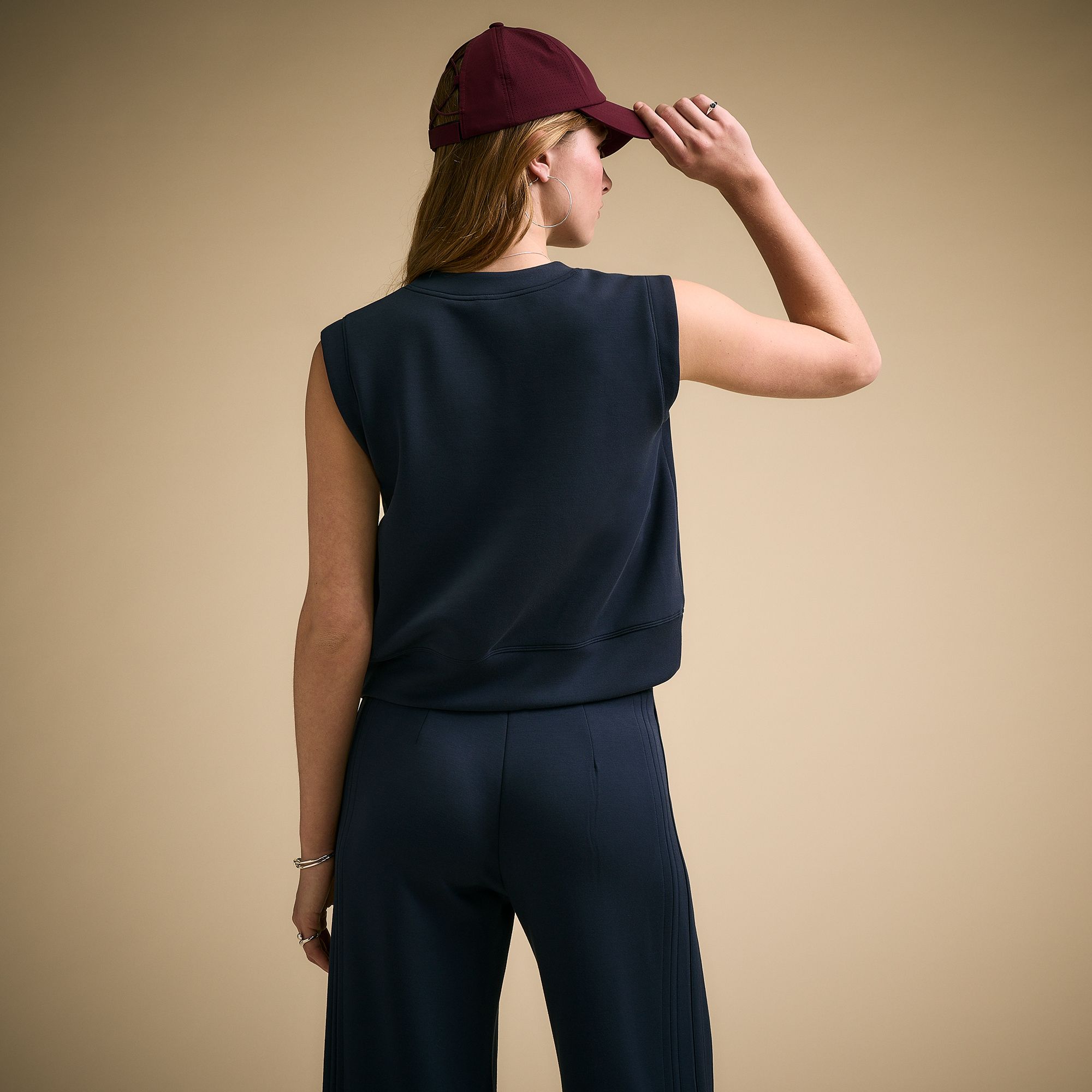 CALIA Women's Sandwash Sleeveless V-Neck Popover Shirt product image