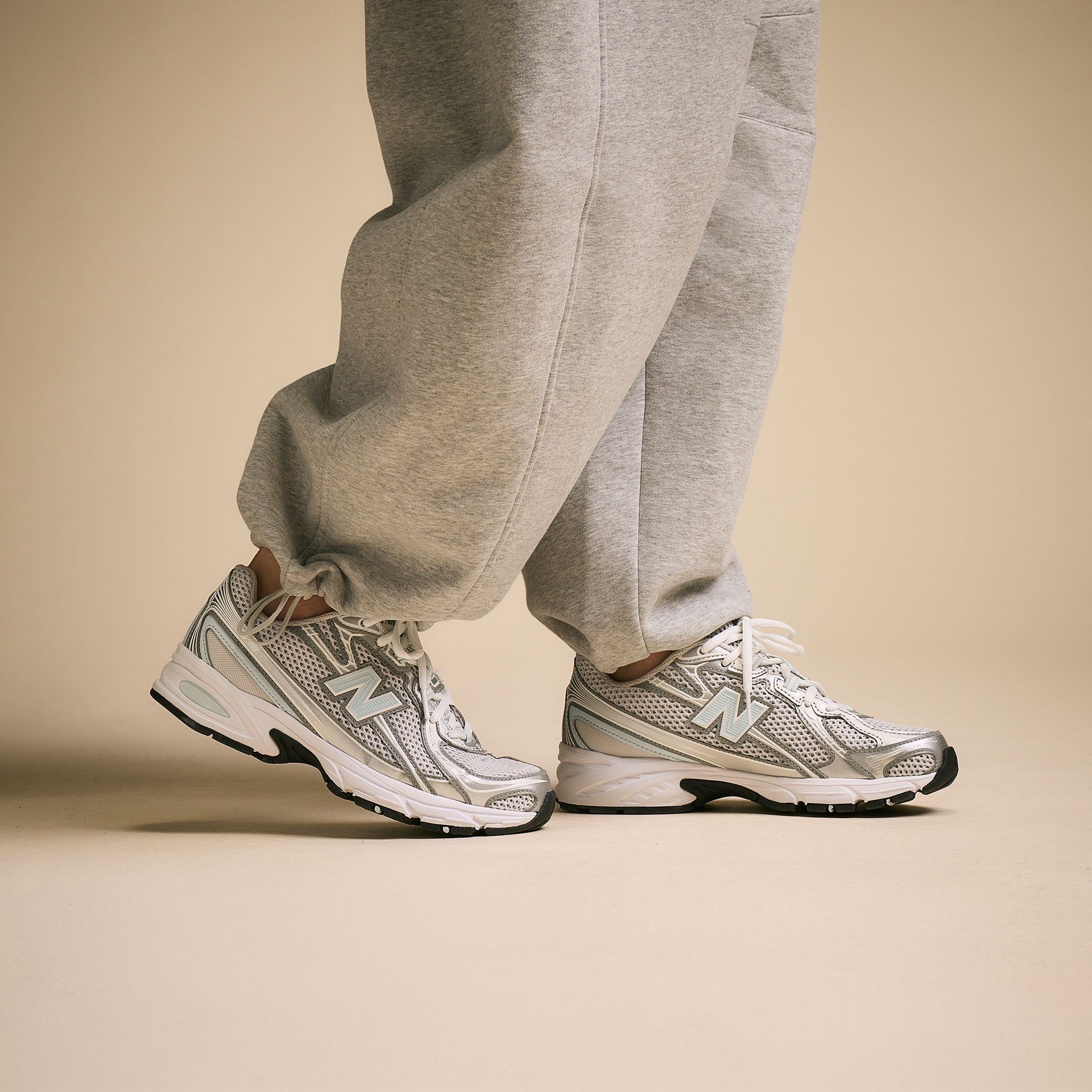 CALIA Women's Washed Cotton Fleece Barrel Sweatpant product image