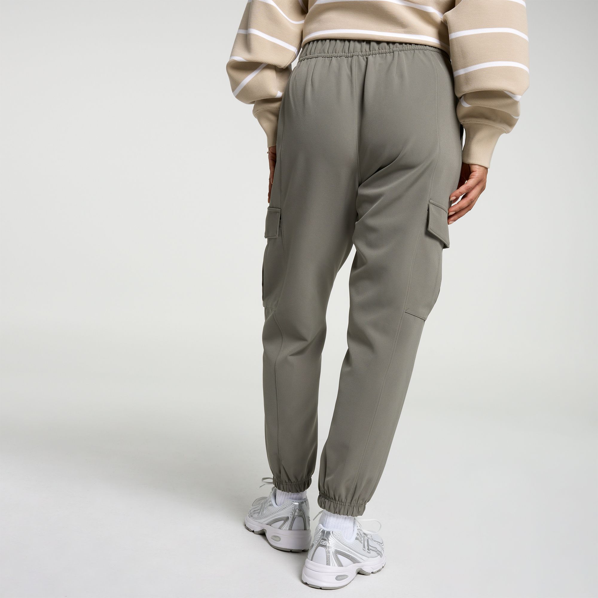 CALIA Women's Effortless Crepe Cargo Jogger product image