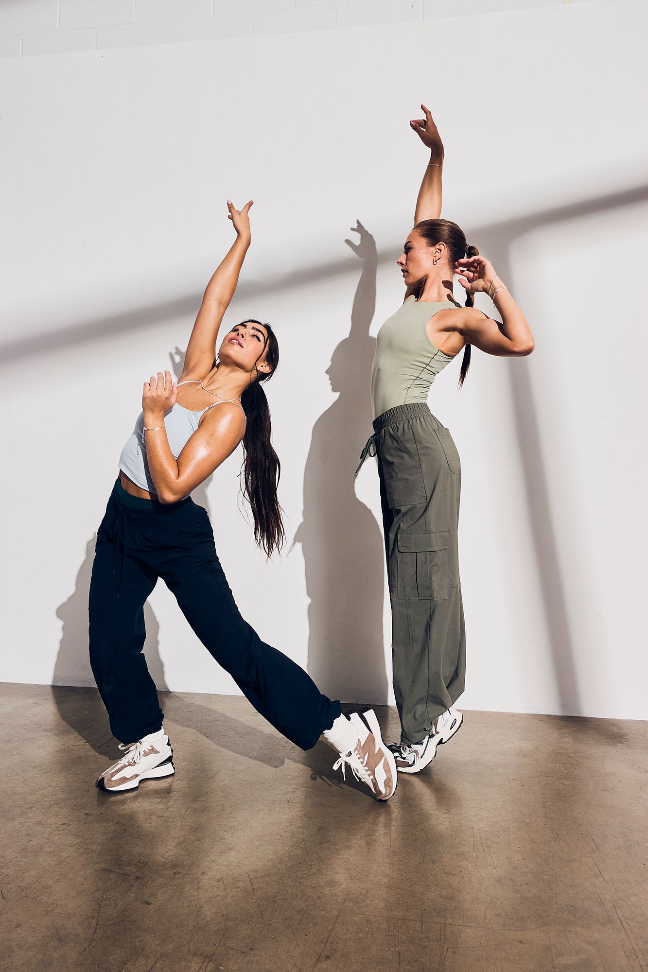 CALIA Women's Effortless Nyluxe Straight Cinch Pant product image