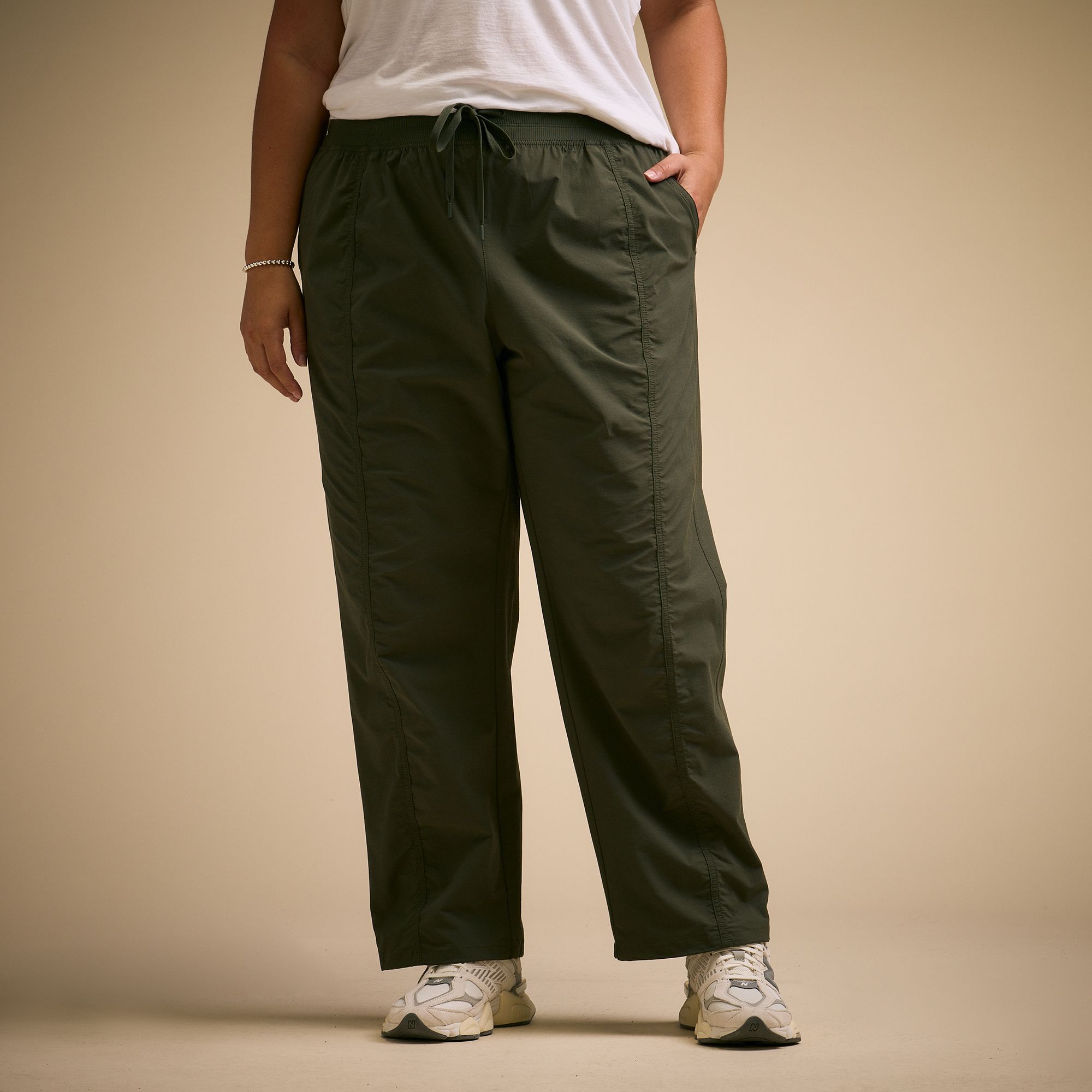 CALIA Women's Effortless Nyluxe Straight Cinch Pant product image