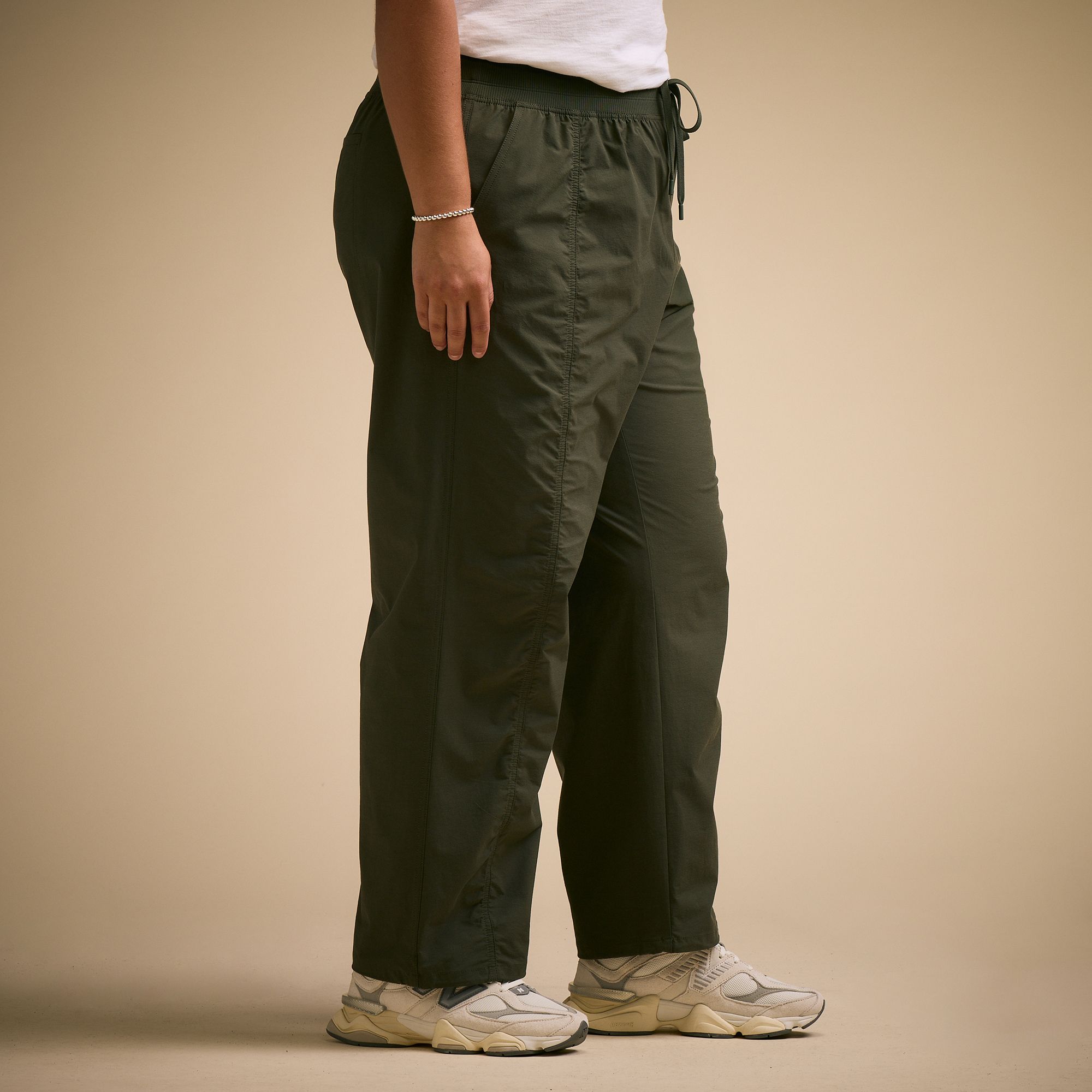 CALIA Women's Effortless Nyluxe Straight Cinch Pant product image