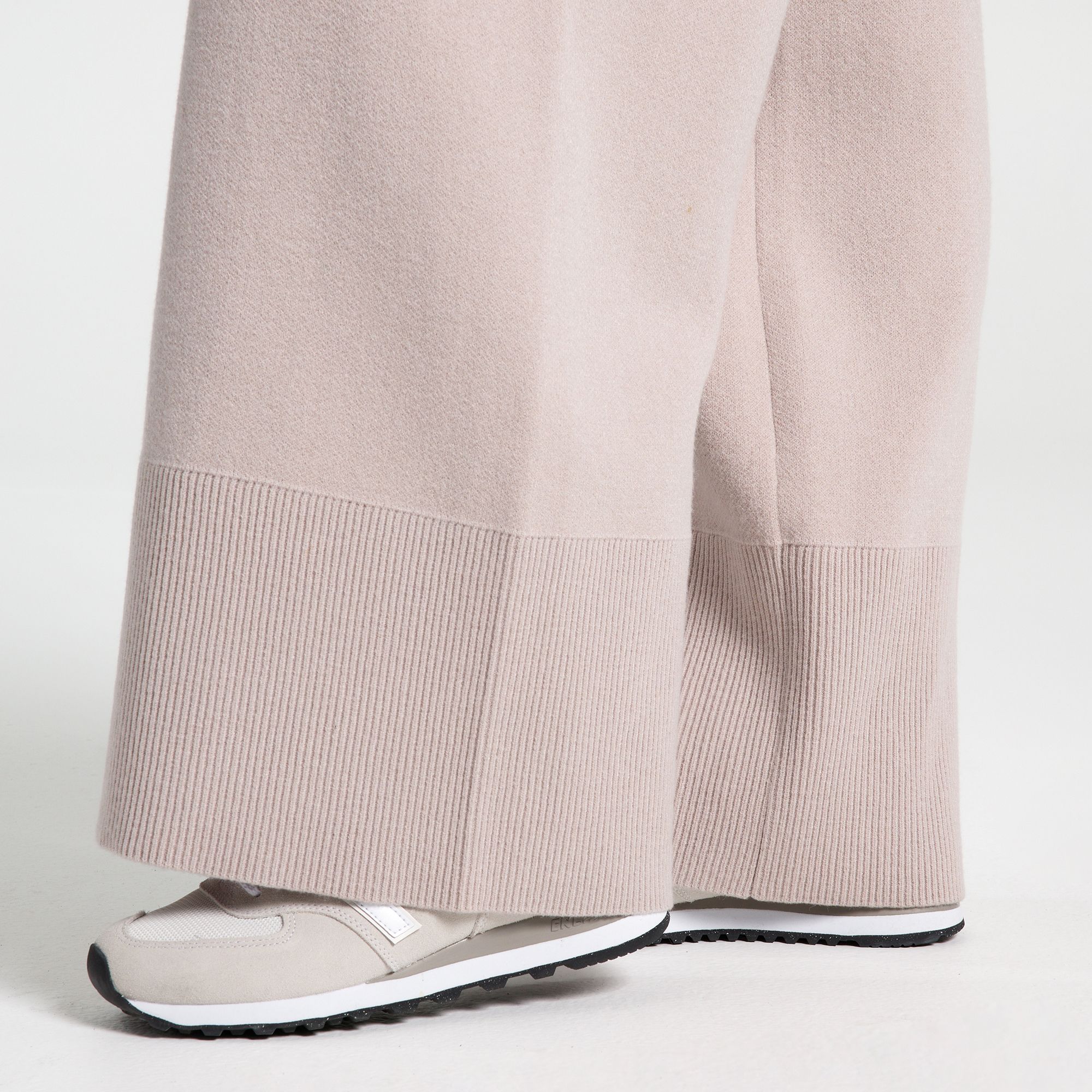 CALIA Women's Clean Sweater Pants product image