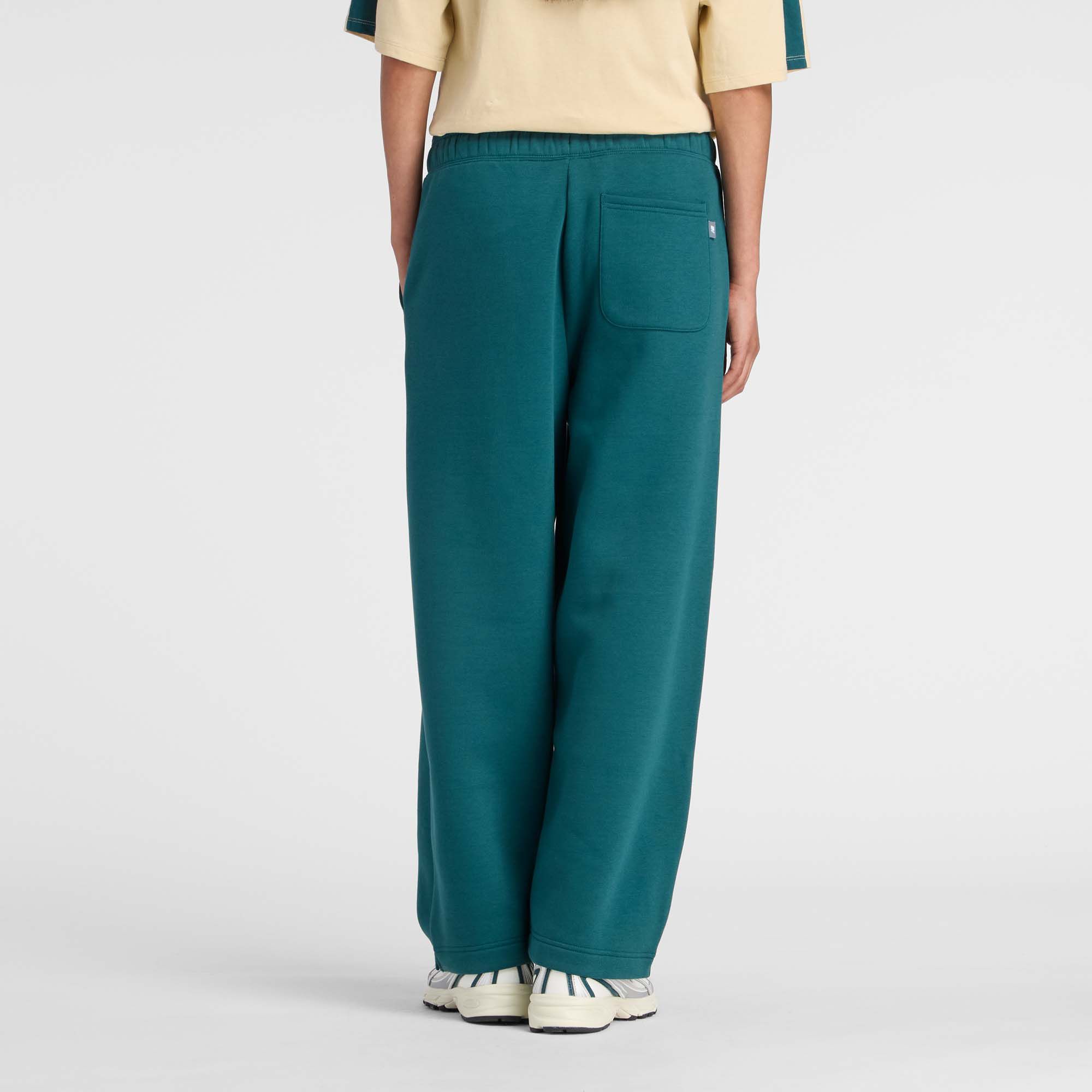 New Balance Women's Trackside Fleece Barrel Pants product image