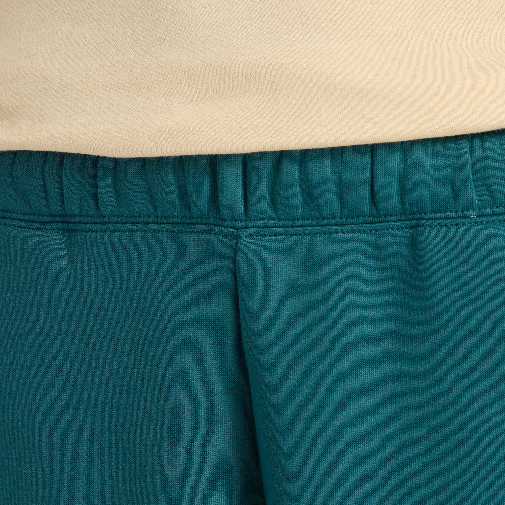 New Balance Women's Trackside Fleece Barrel Pants product image