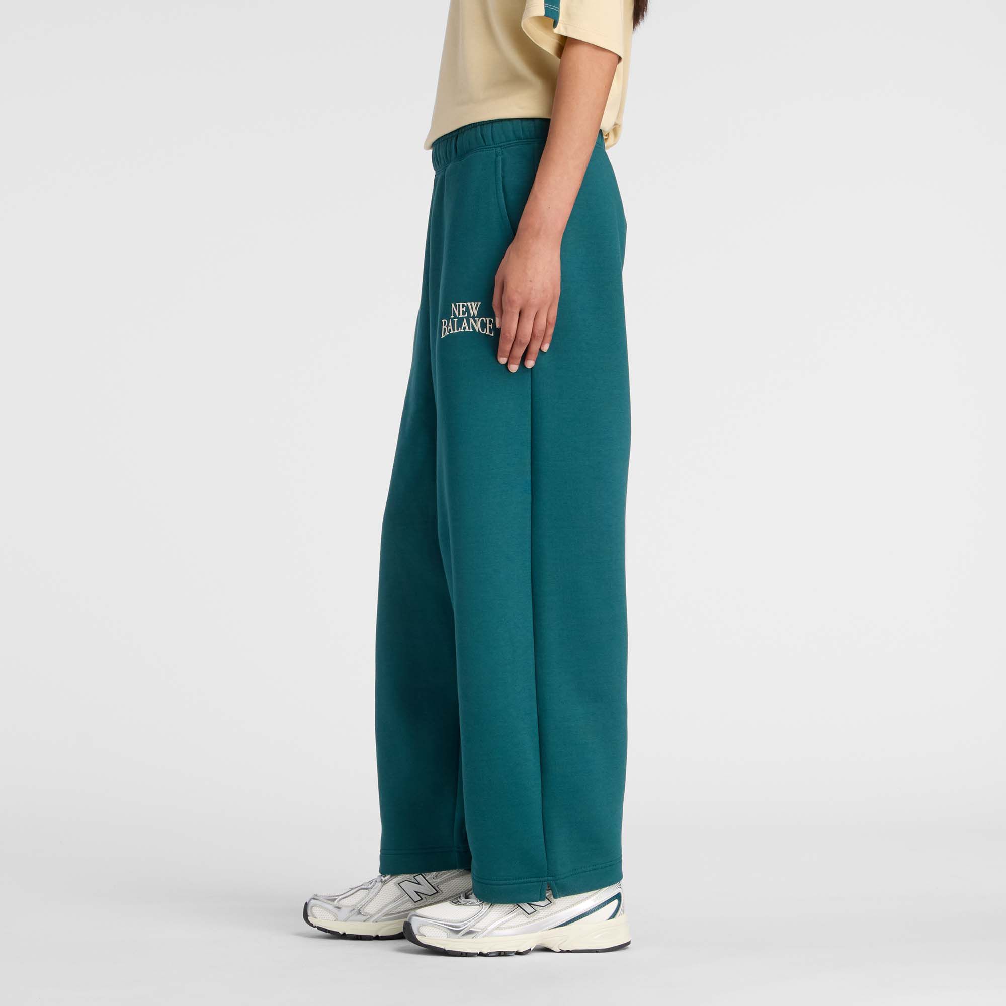 New Balance Women's Trackside Fleece Barrel Pants product image
