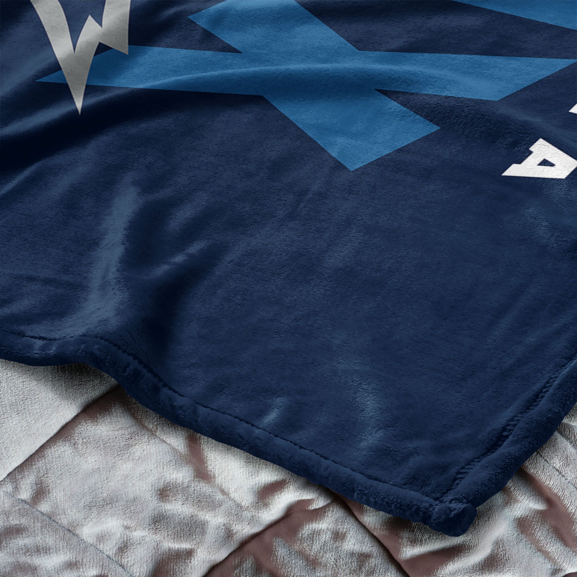 Northwest Minnesota Lynx Multi High Block Throw Blanket product image