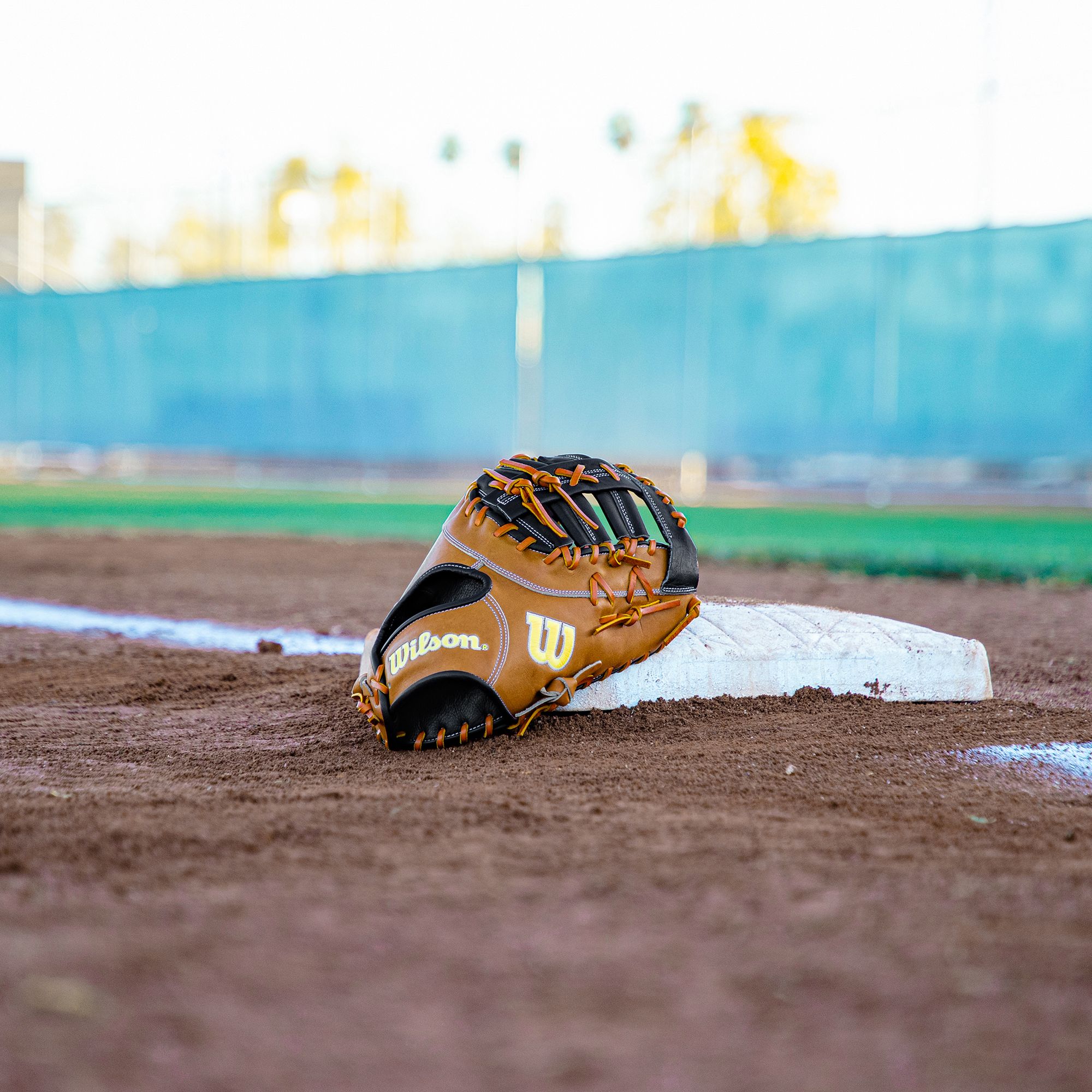 Wilson 12.5" 1677 A2000 Series First Base Mitt product image