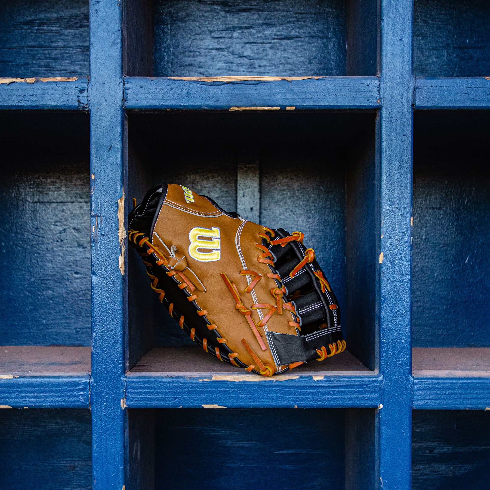Wilson 12.5" 1677 A2000 Series First Base Mitt product image