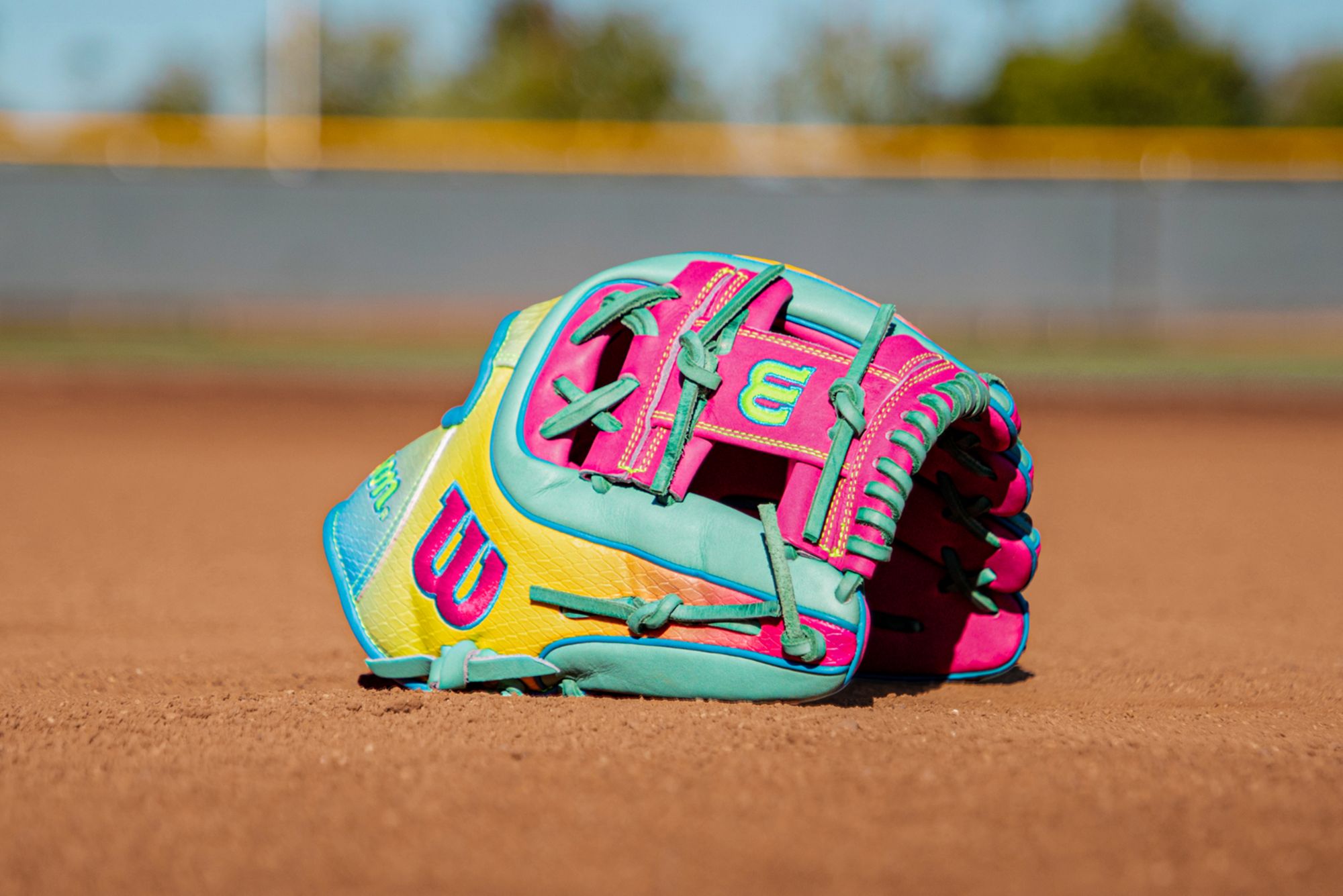 Wilson 11.5" Leadoff Collection 1727SS A2000 Series Glove product image