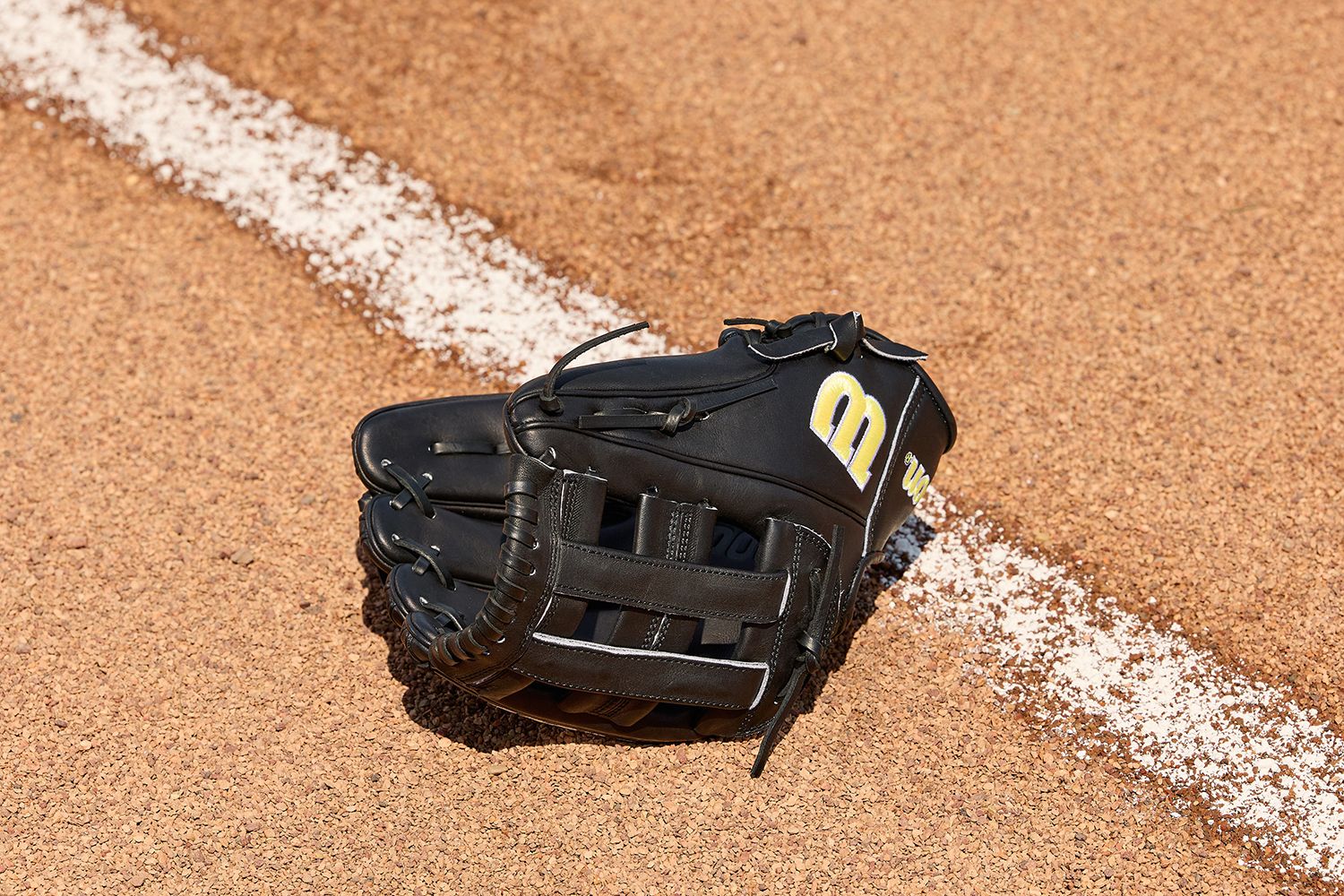 Wilson 12" DW5 A2000 Classics Series Glove product image