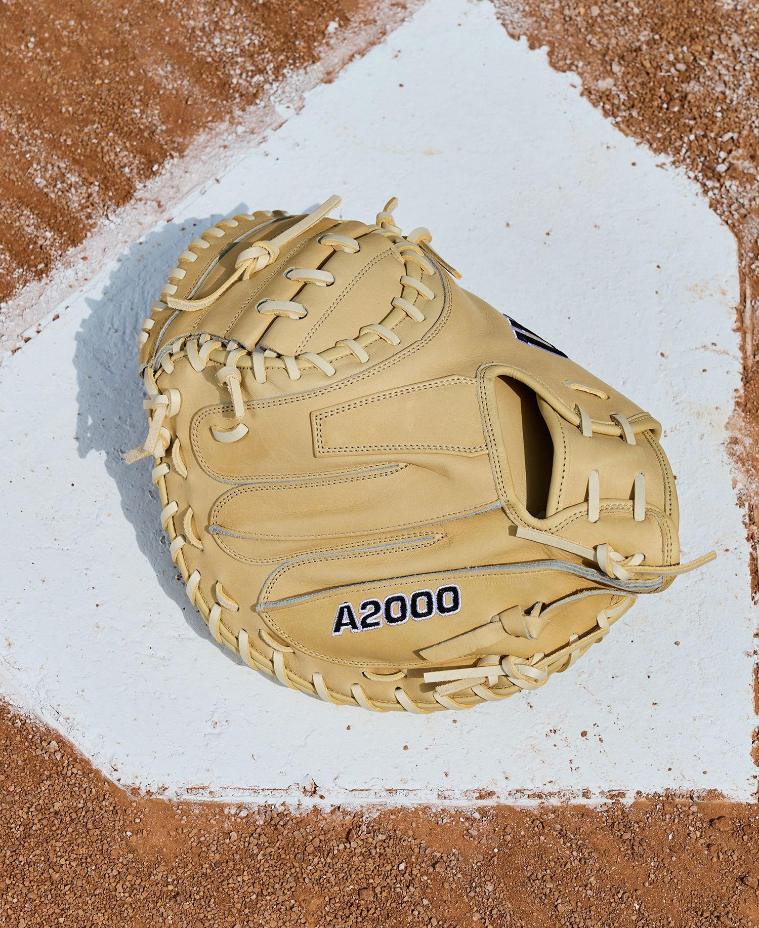 Wilson 33.5" M23 A2000 Classics Series Catcher's Mitt product image