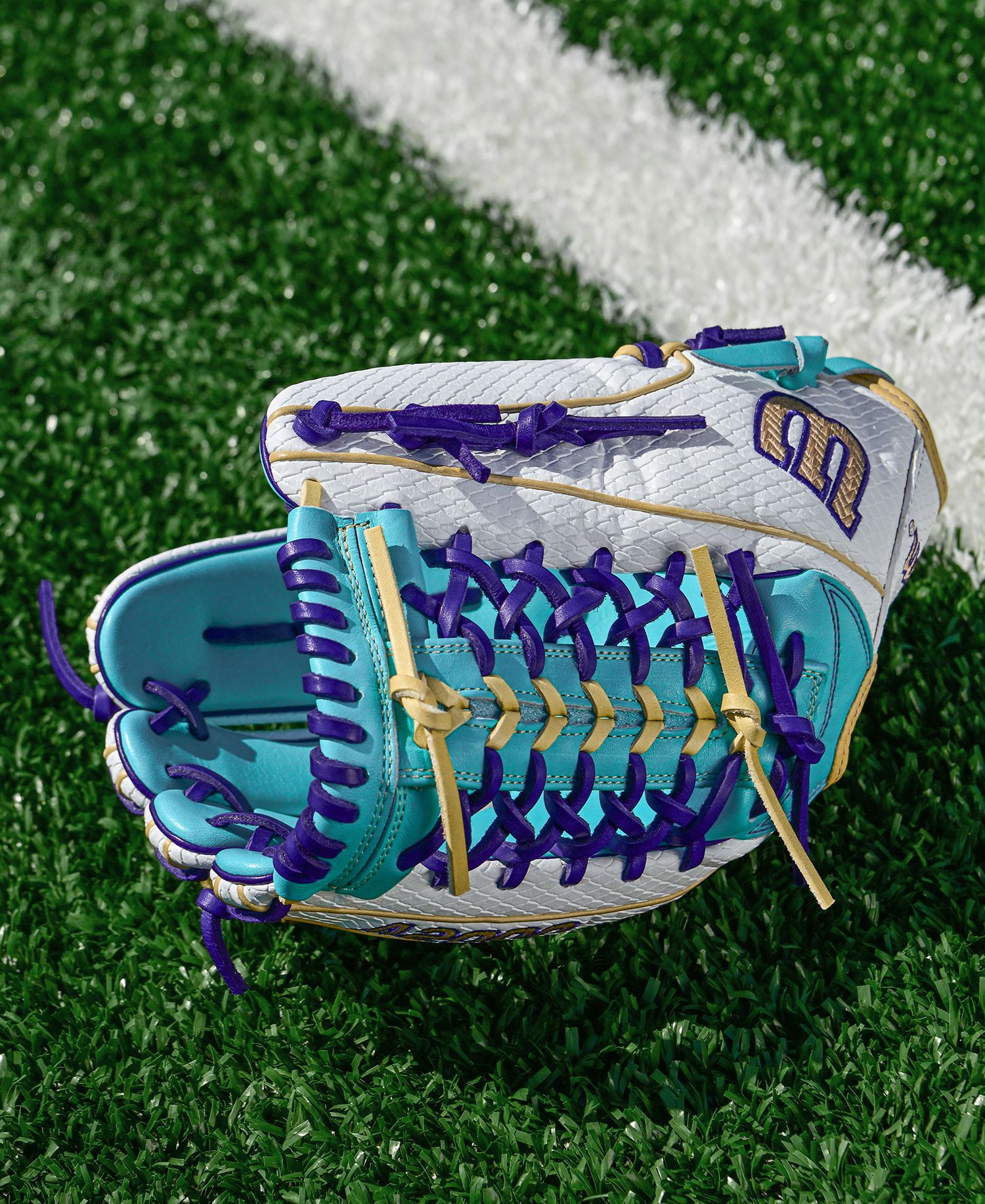 Wilson 12.5" T125SS A2000 SuperSkin Series Fastpitch Glove product image