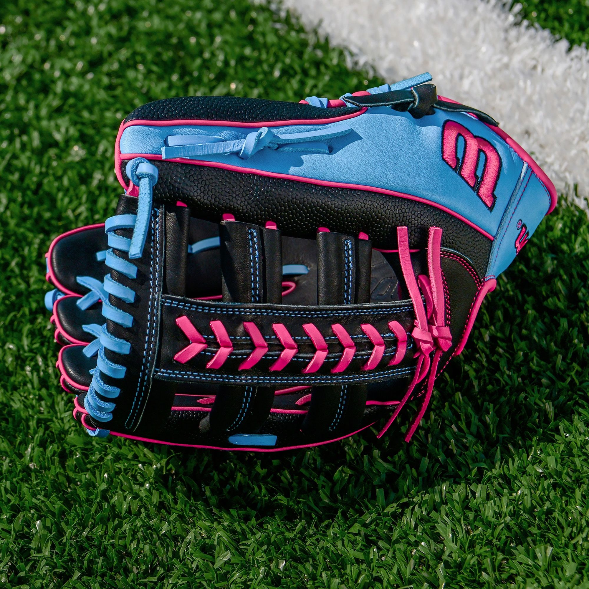 Wilson 12.25" 1892 A1000 Series Glove product image