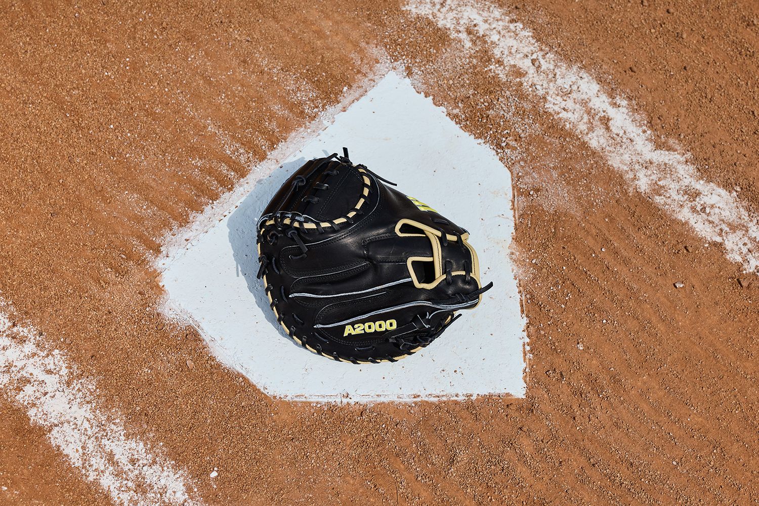 Wilson 34" 1734 A2000 Classics Series Catcher's Mitt product image