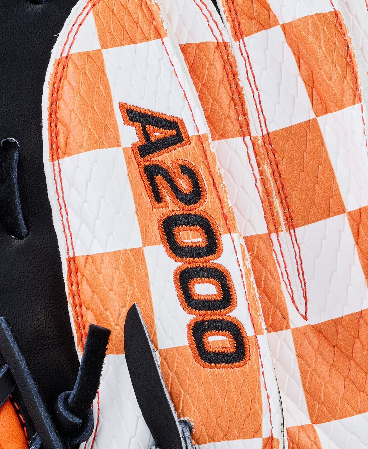 Wilson 33'' CM33SS Knoxville A2000 SuperSkin Series Catcher's Mitt product image